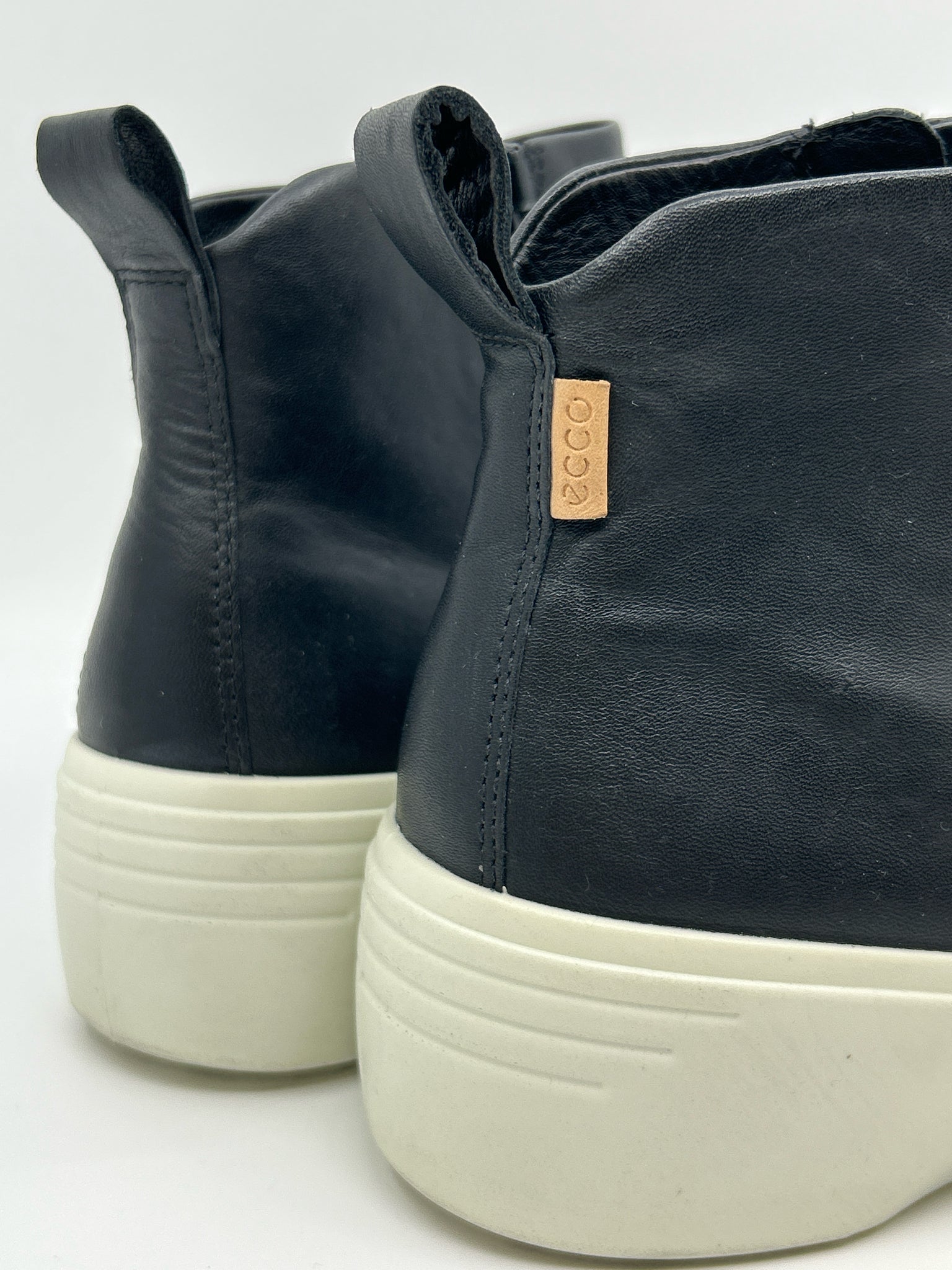 ECCO Size 39/8 Black Women Booties