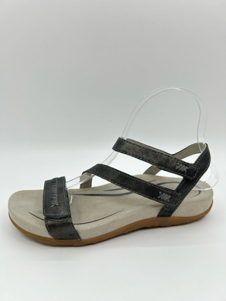 AETREX Size 5.5/6 Pewter Women's Sandal