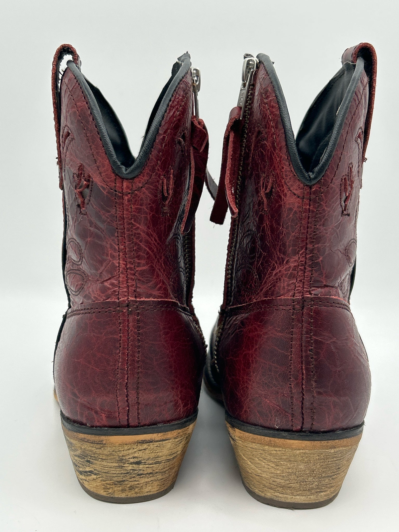 DINGO Size 9M Burgundy Women Boots