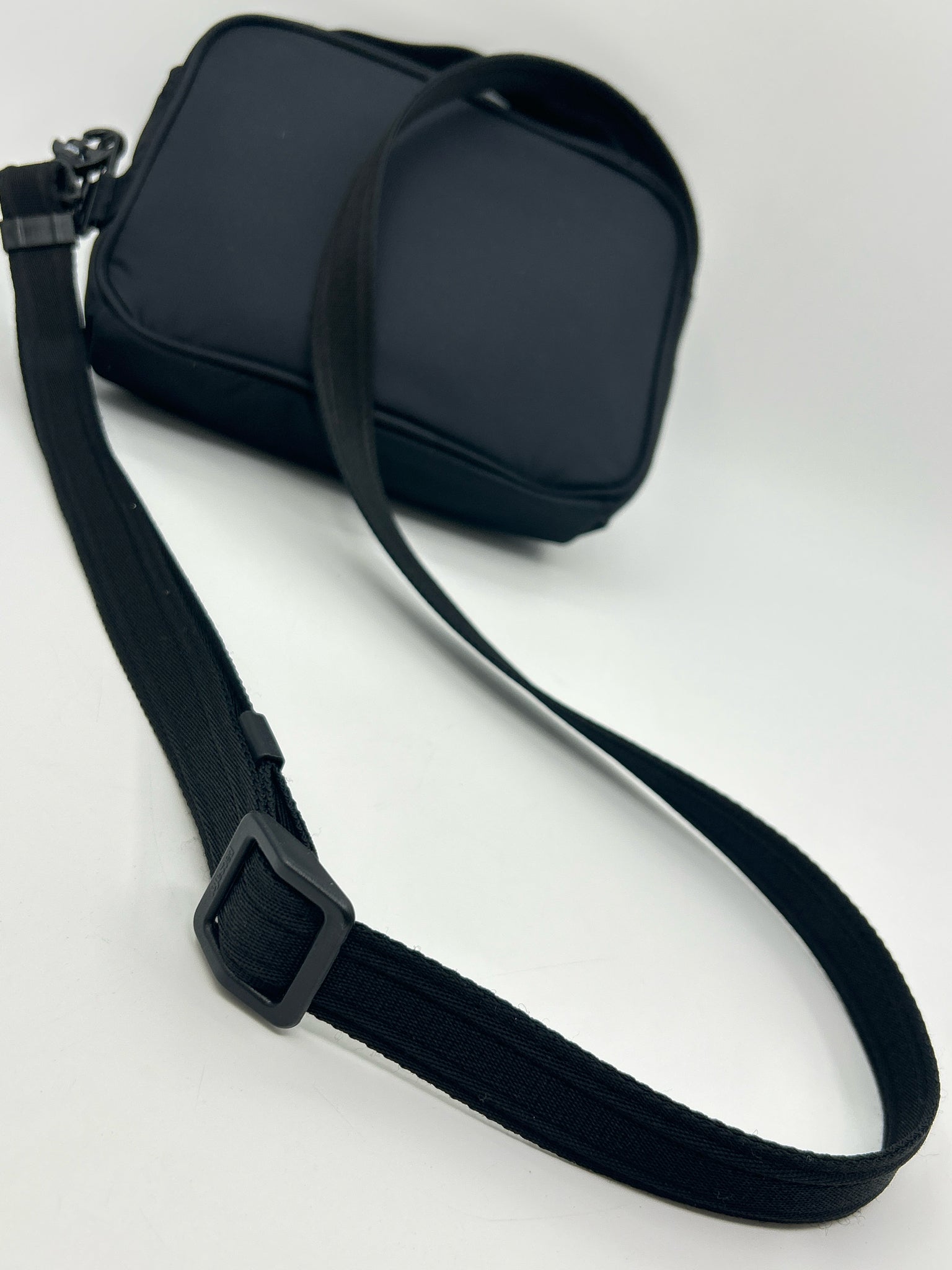 PAC SAFE Black Women Purse
