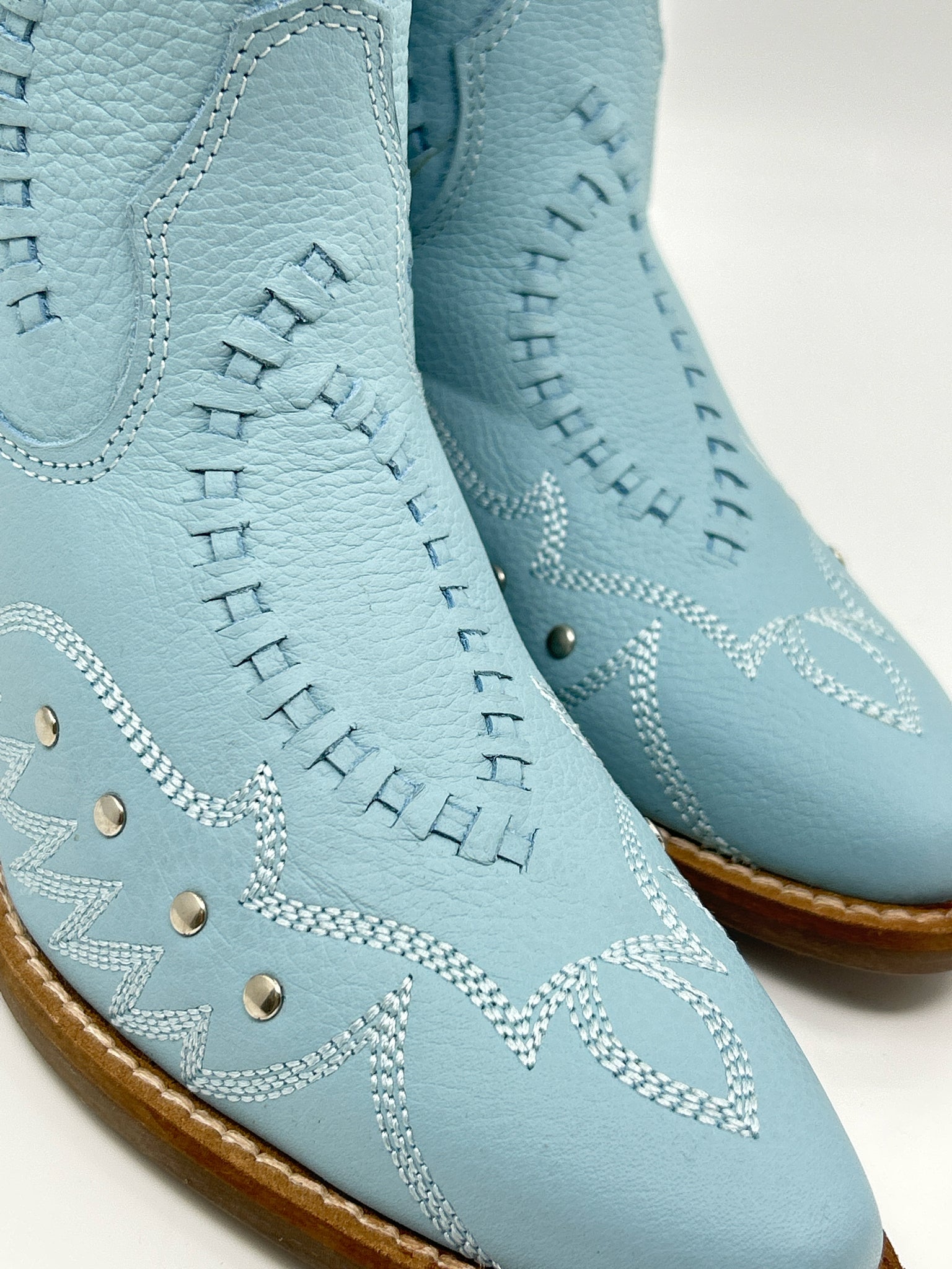 DINGO Size 7.5M Pale Blue Women Boots