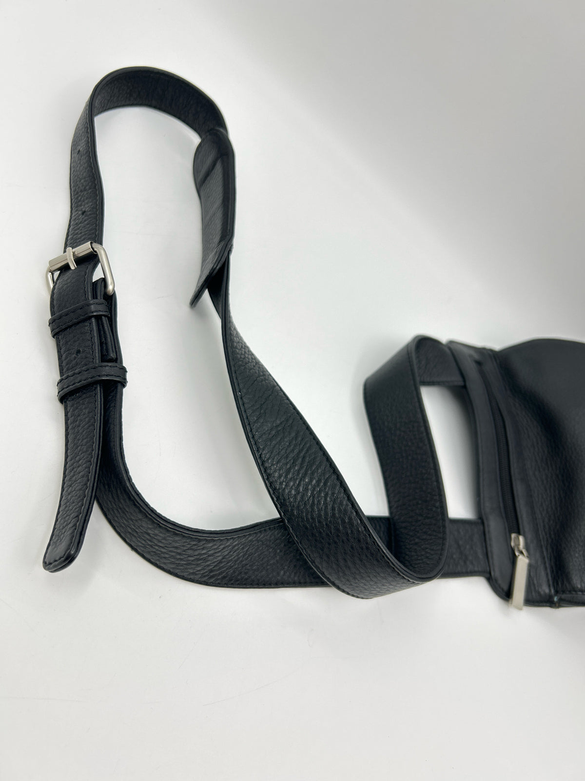 TRAVELSMITH Black Women Purse