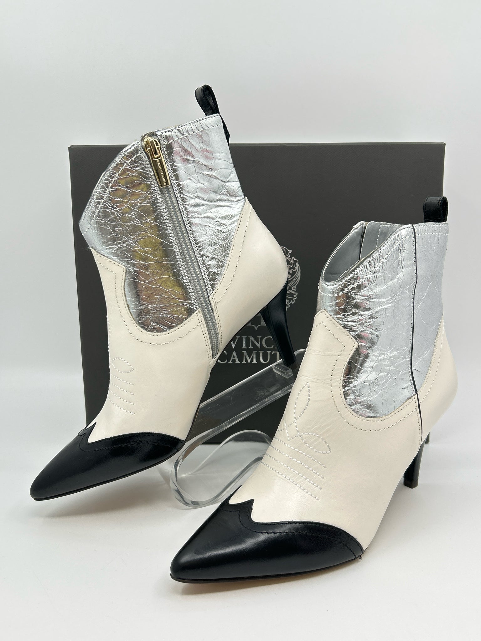 VINCE CAMUTO NIB Size 7M White and black Women Booties