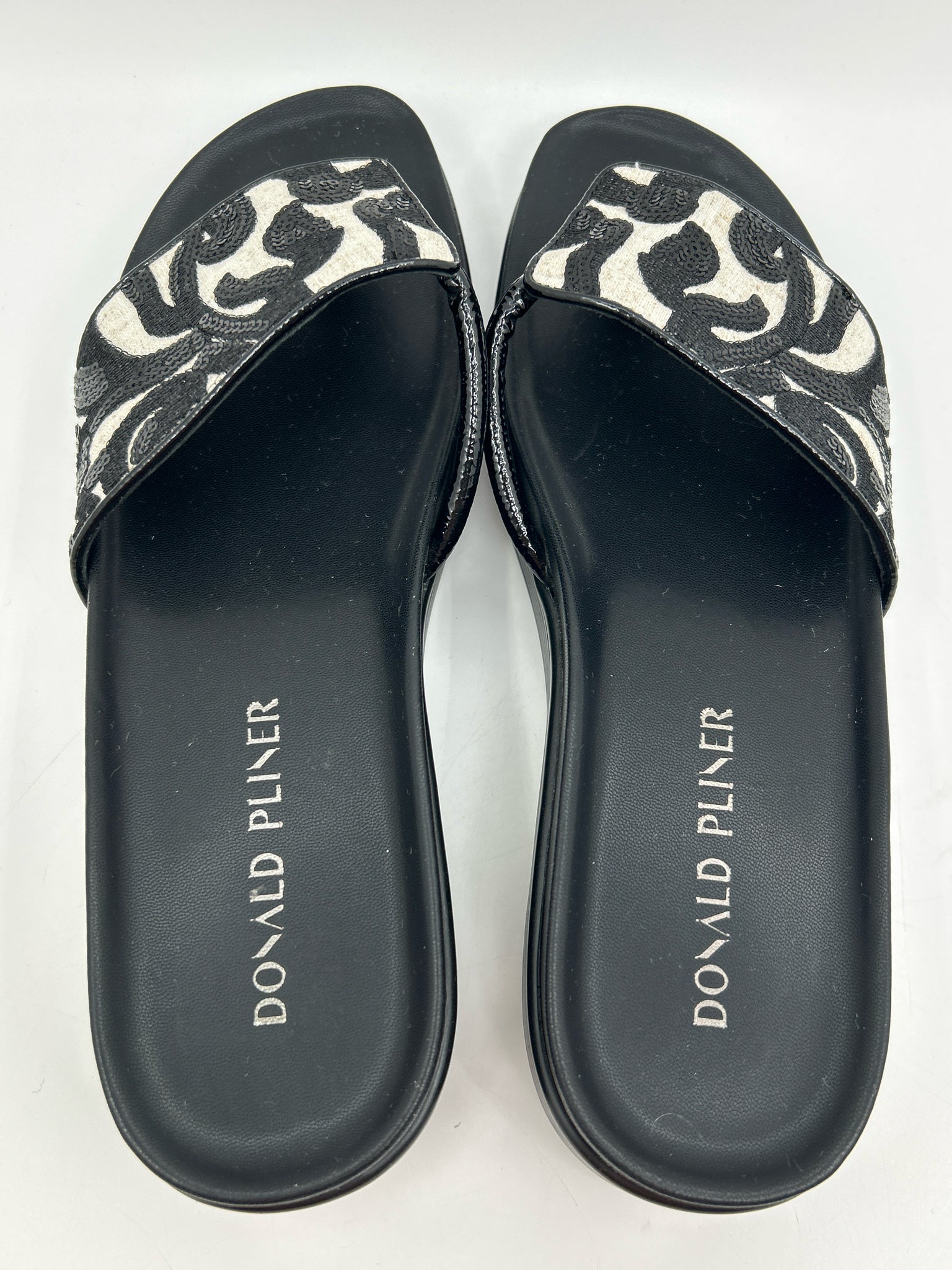 Donald J Pliner Size 9.5M Black Women Sandal