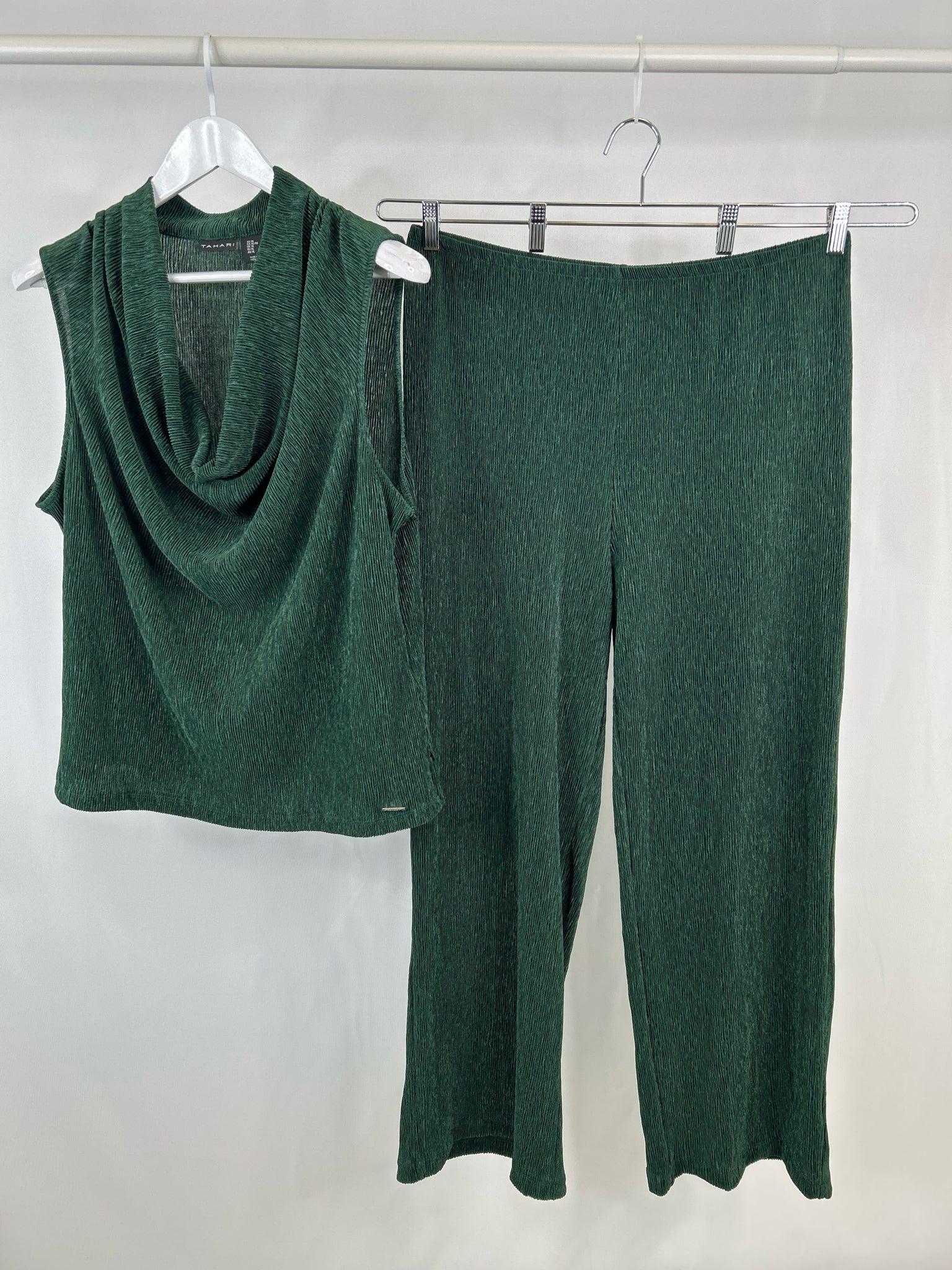 TAHARI Size XL Green Women 2-Piece w/pants