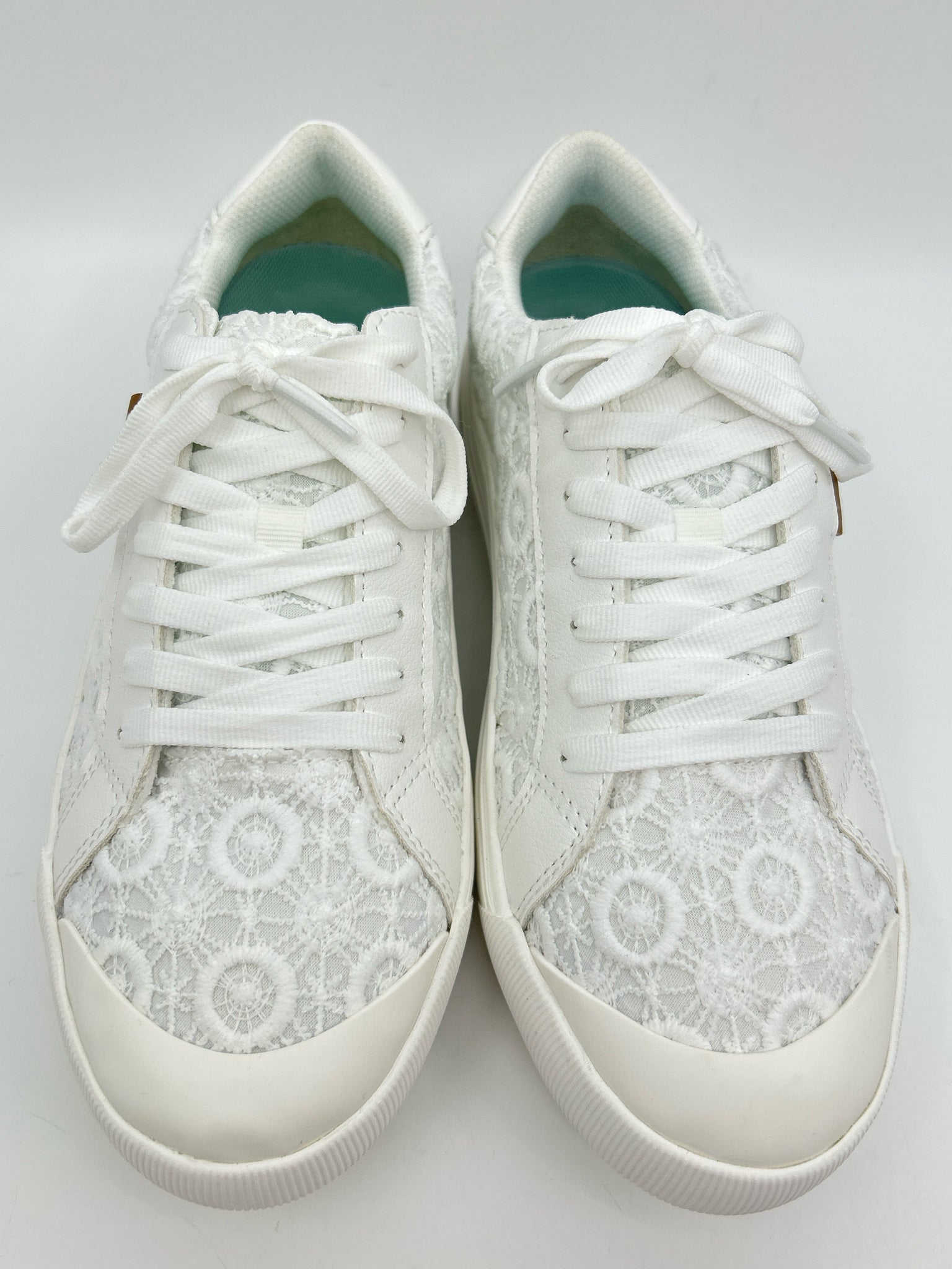 DR. SCHOLL'S Size 8.5 White Women Sneakers