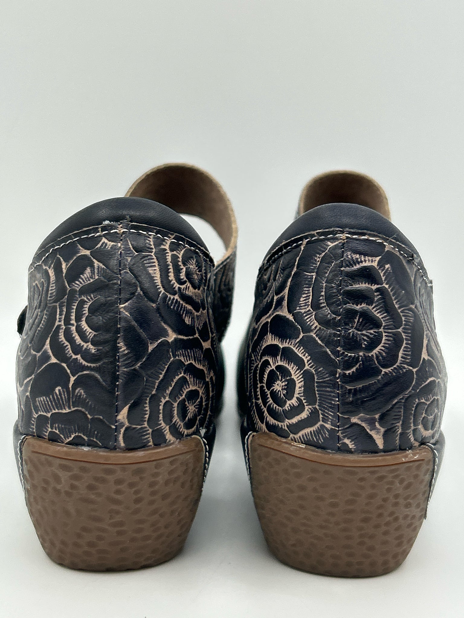 L'ARTISTE Size 9.5/10 BLACK AND TAUPE Women Shoes