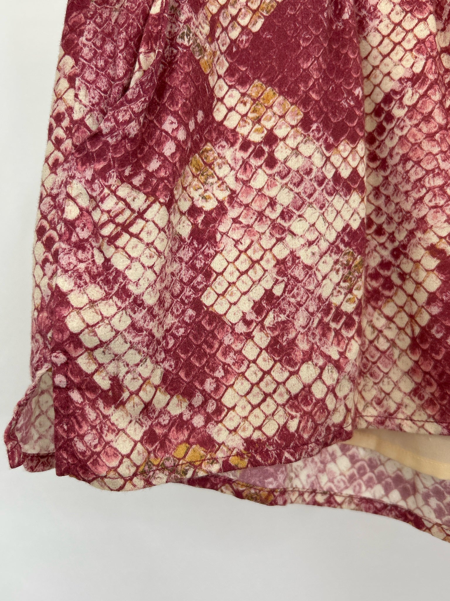 LAVENDER BROWN Size M MAUVE AND CREAM Women Shorts