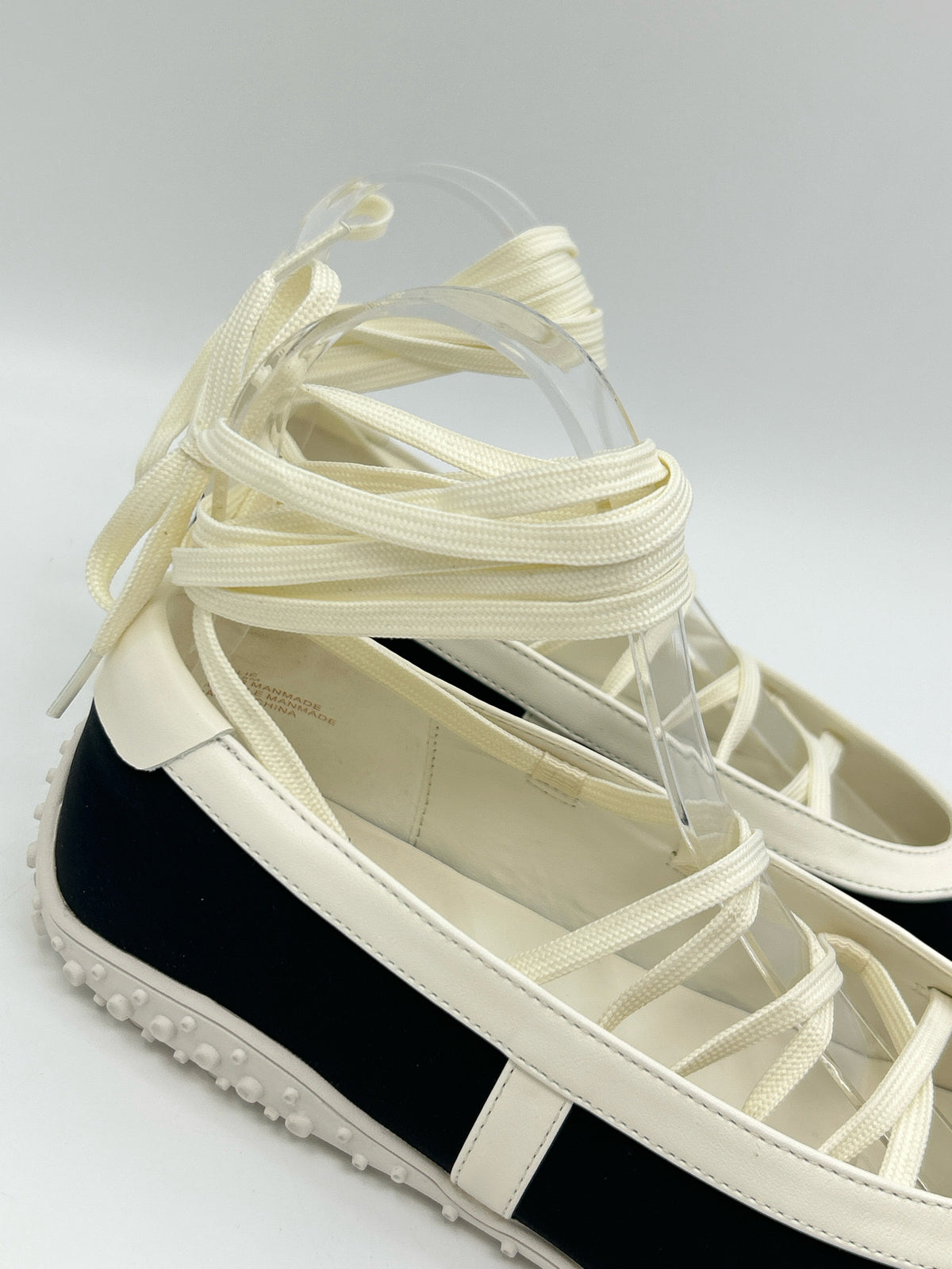 COCONUTS Size 8 Black and White Women Flats
