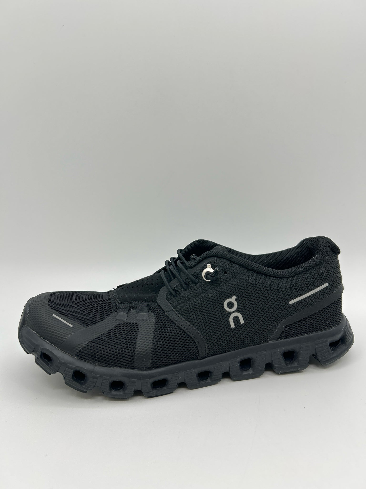 ON CLOUD Size 7W Black Women Sneakers