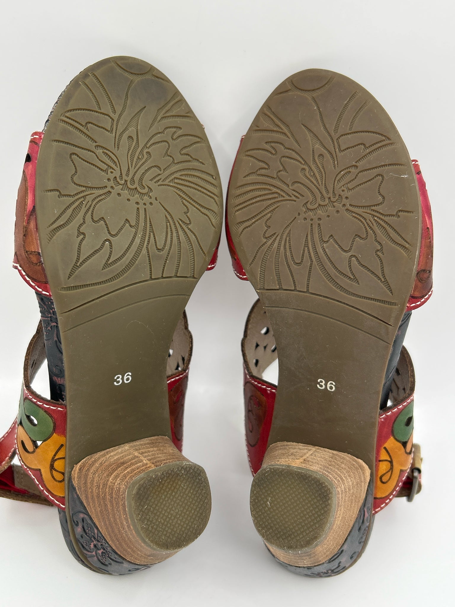 L'ARTISTE Size 5.5/6 Red and orange Women Sandal