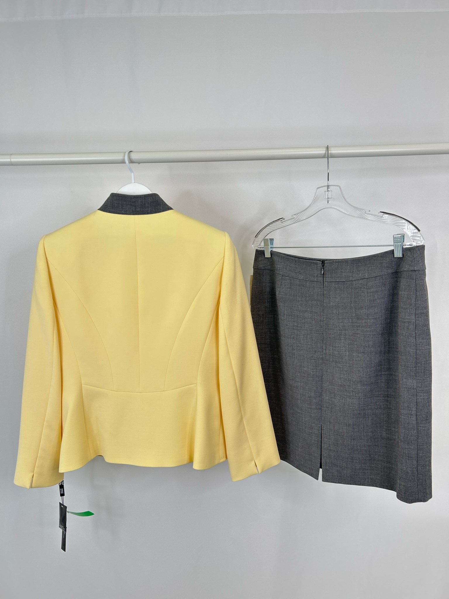 TAHARI Size 10P YELLOW AND GRAY Women 2-Piece w/skirt