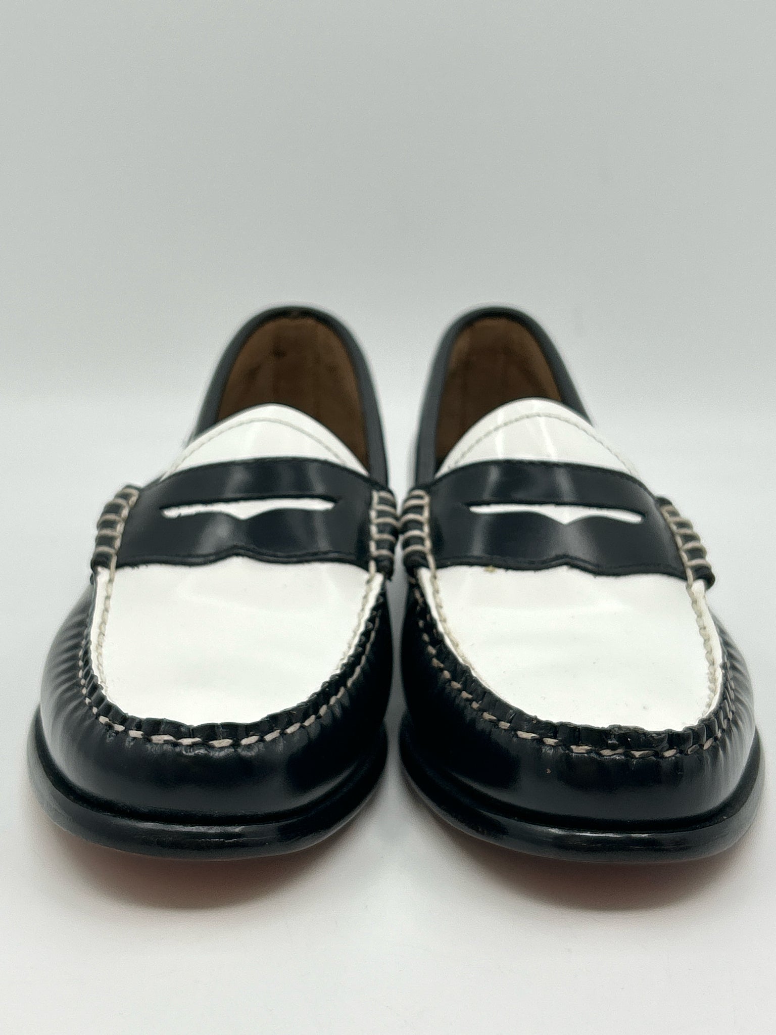 G.H. Bass & Co. Size 8M Black & White Women Loafer