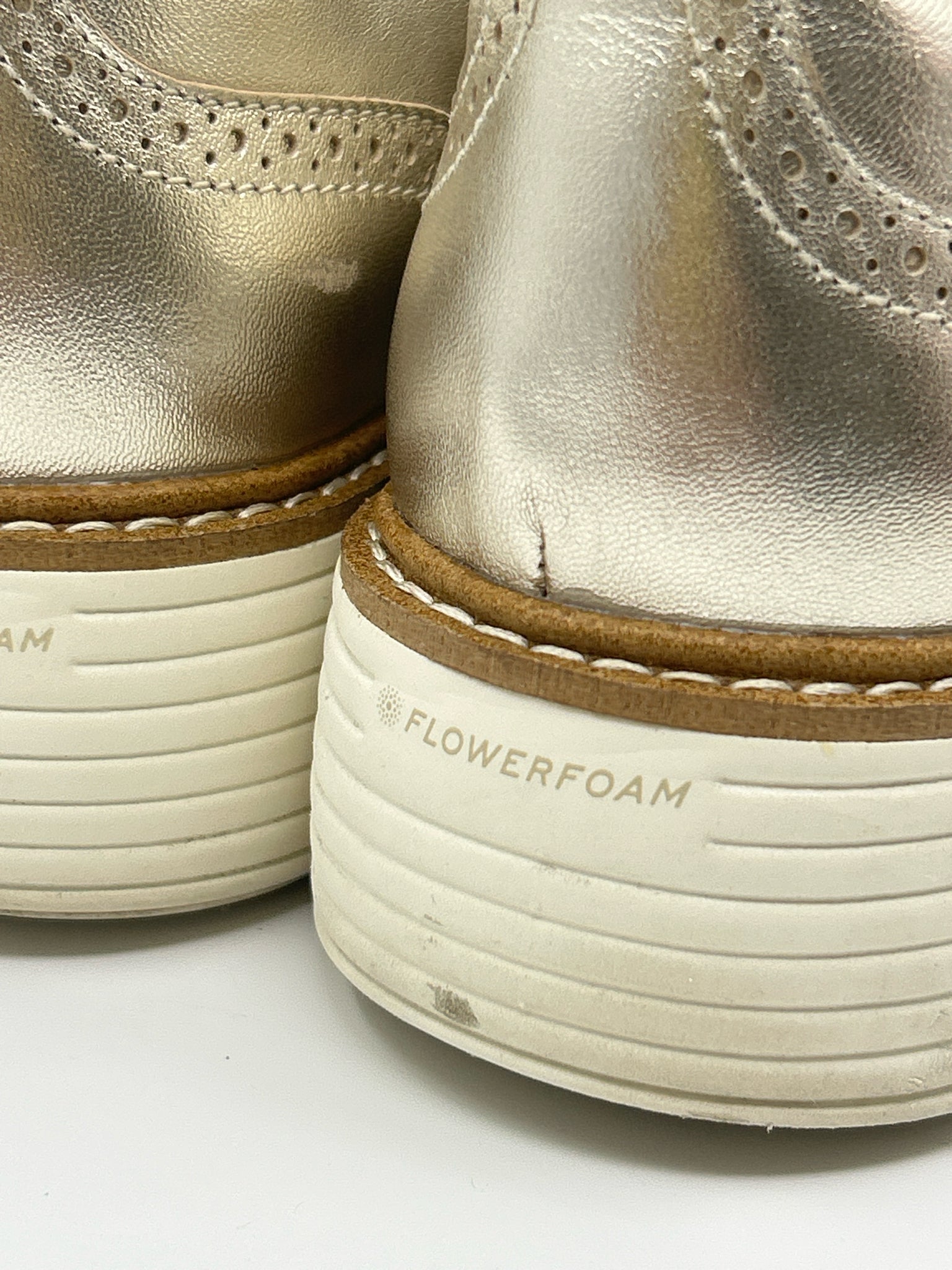 COLE HAAN Size 9B Gold Women Loafer