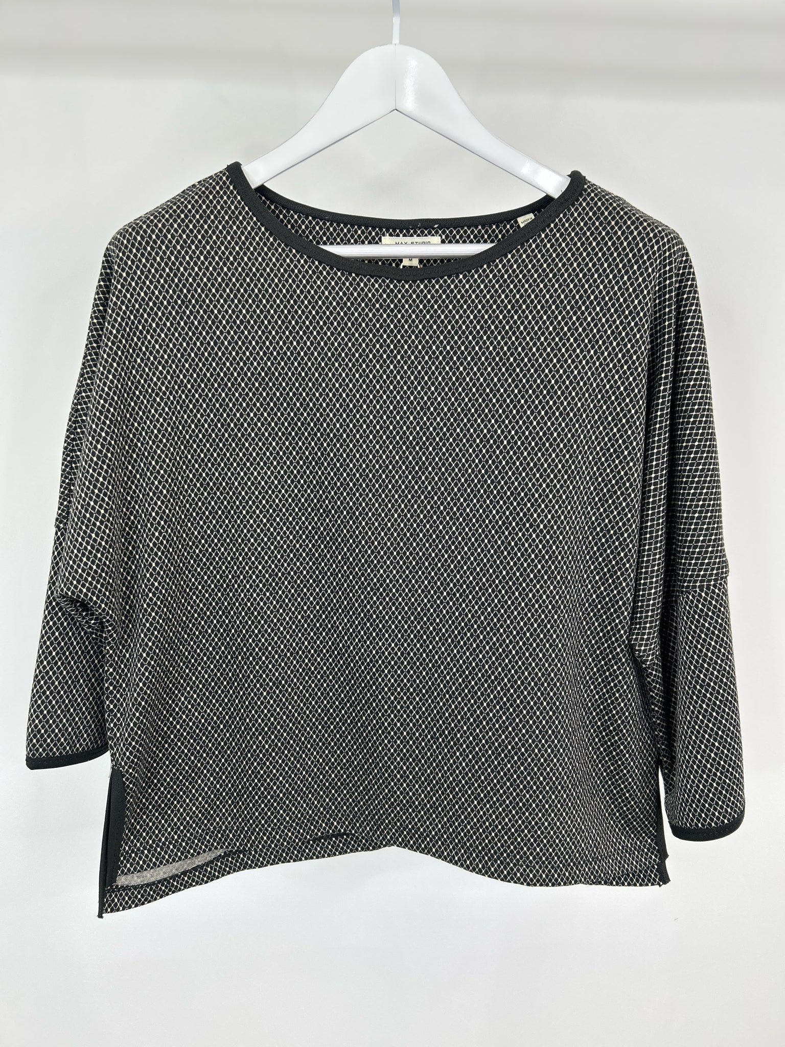 MAX STUDIO Size M Black and White Women Top NWT