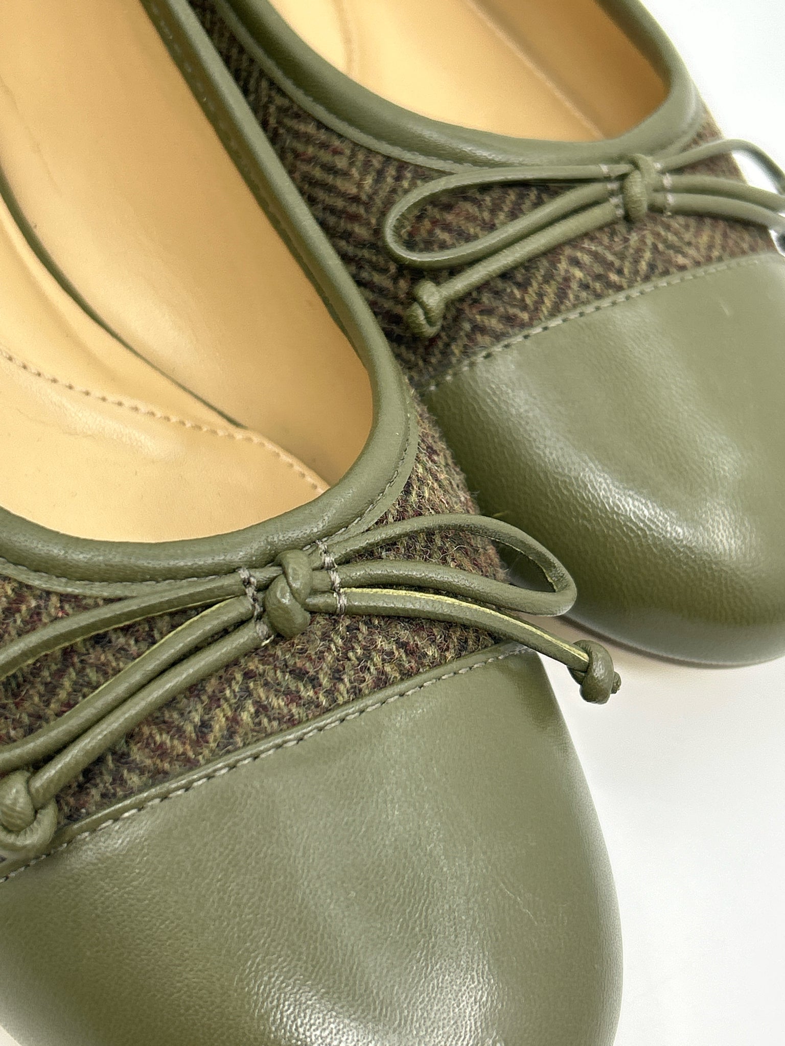 TALBOTS Size 10M OLIVE GREEN Women Flats