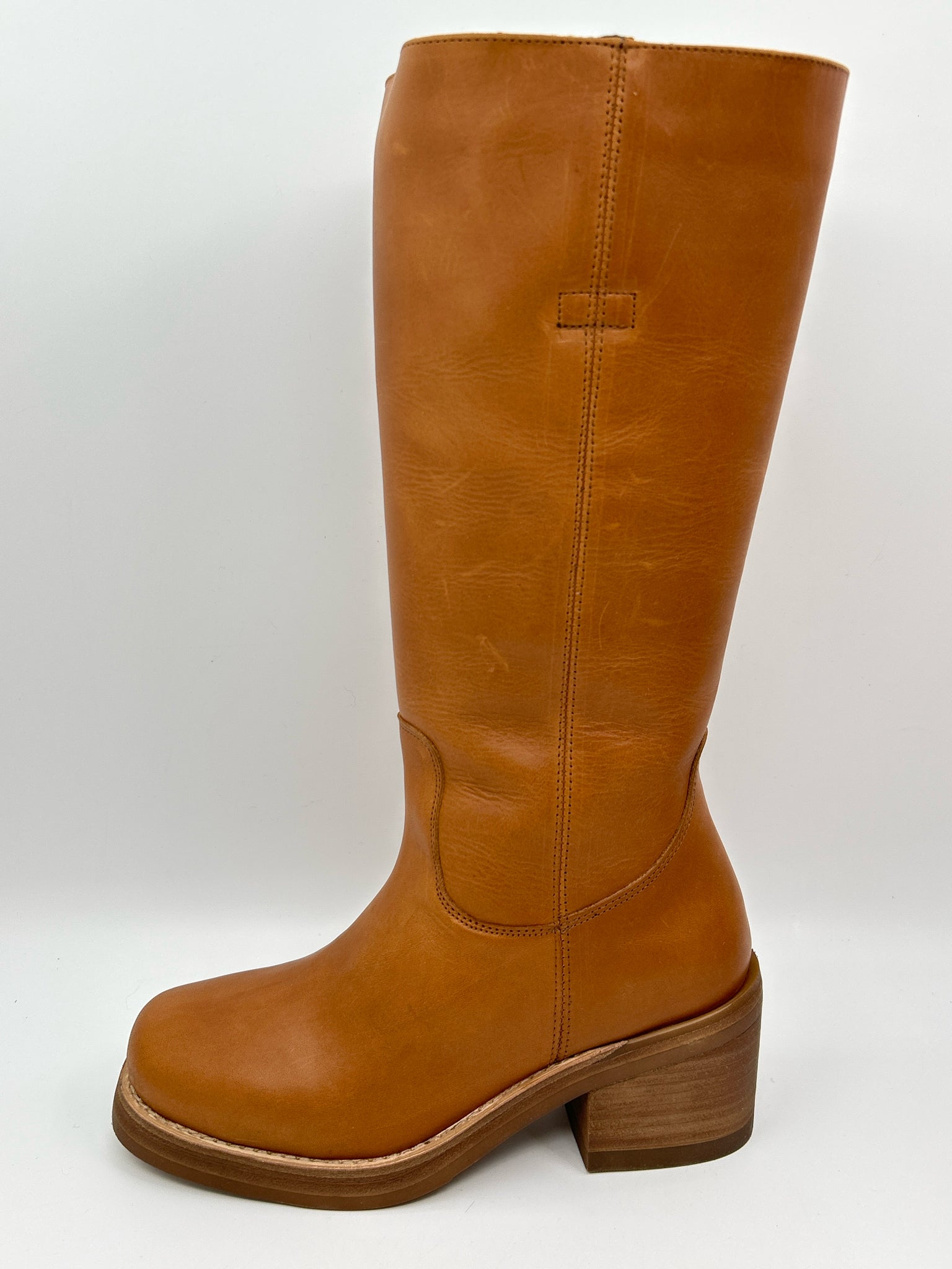 DINGO Size 8.5M Tan Women Boots