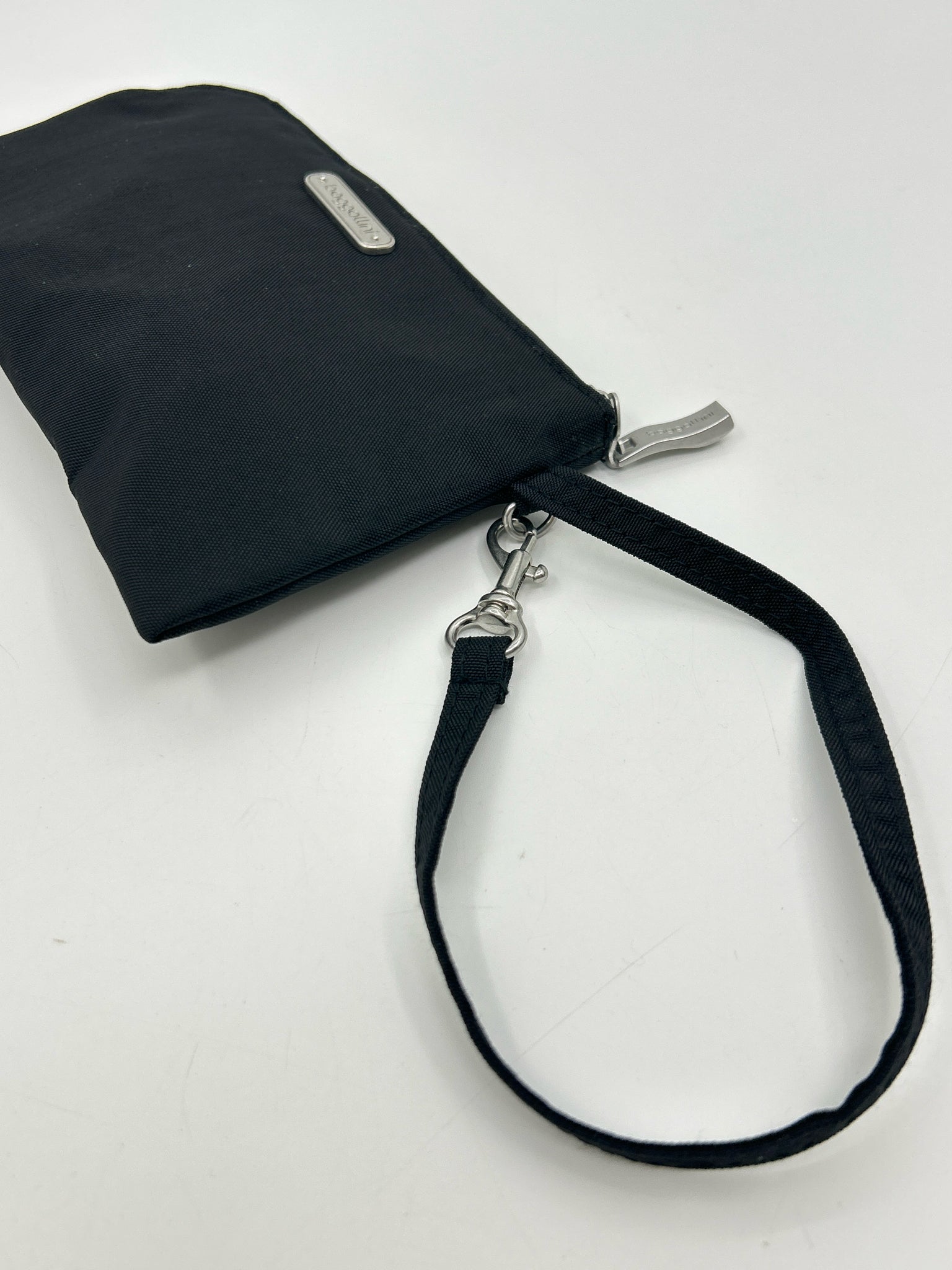 BAGGALLINI Black Women Wristlet