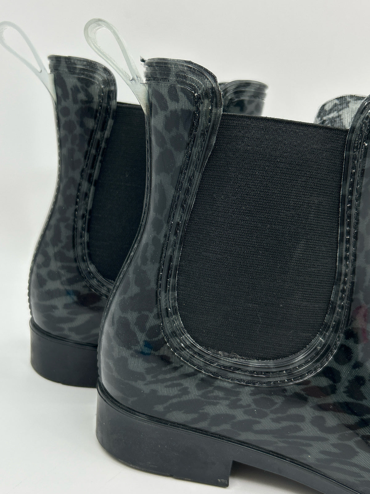 INC Size 8M Black & Grey Women Rainboots
