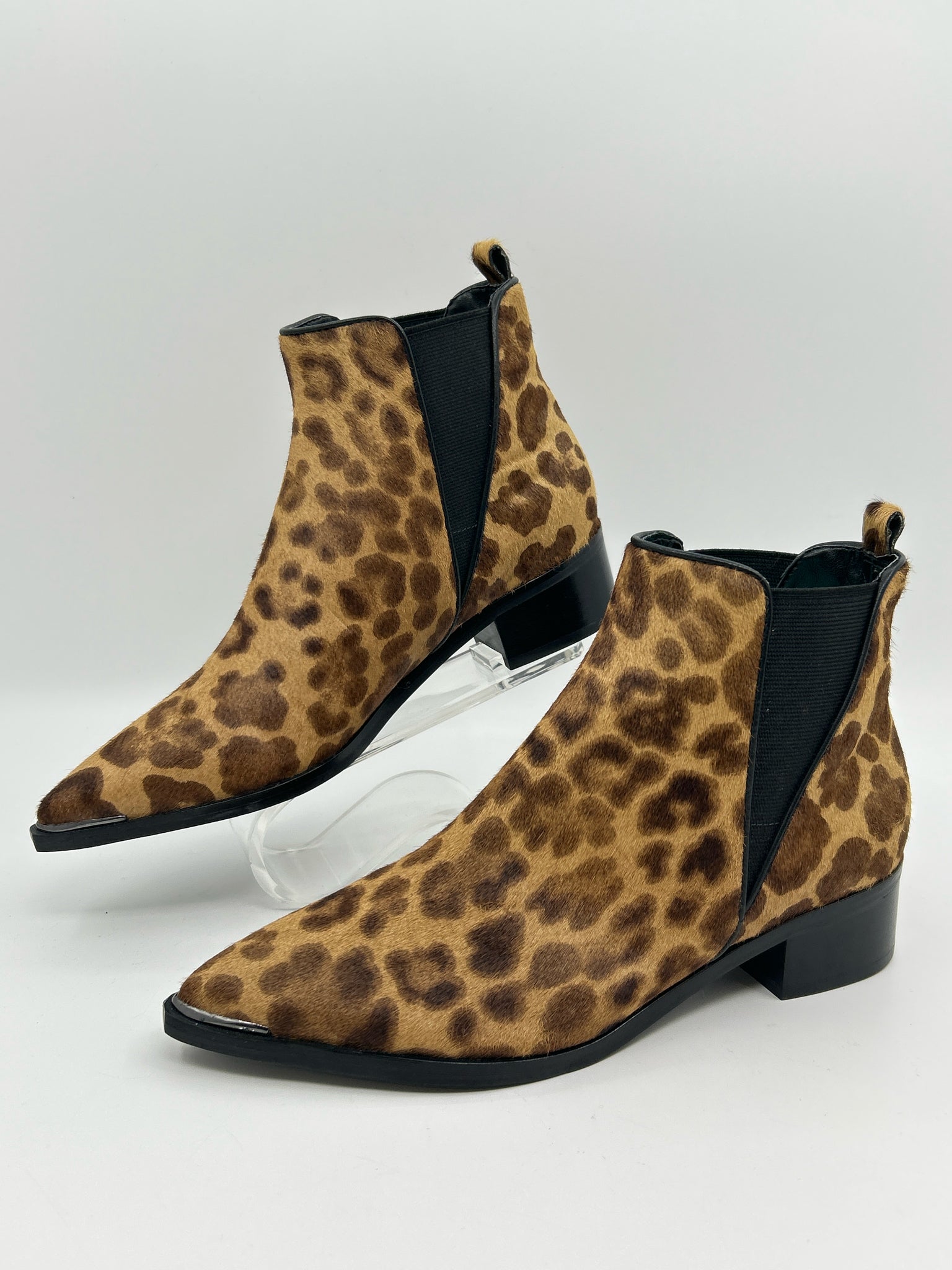 MARC FISHER Size 6.5M Animal Print Women Booties