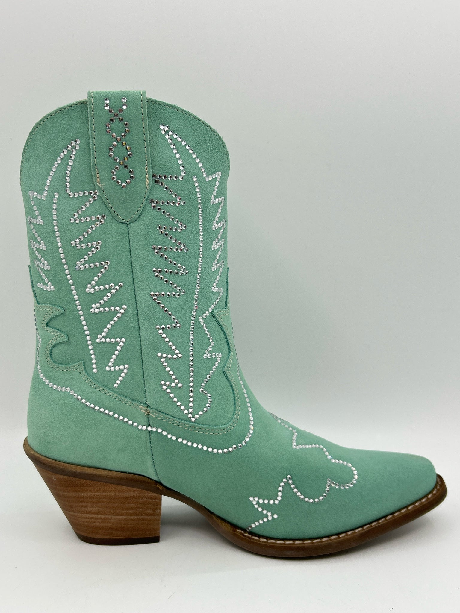 DINGO Size 7.5M MINT Women Boots