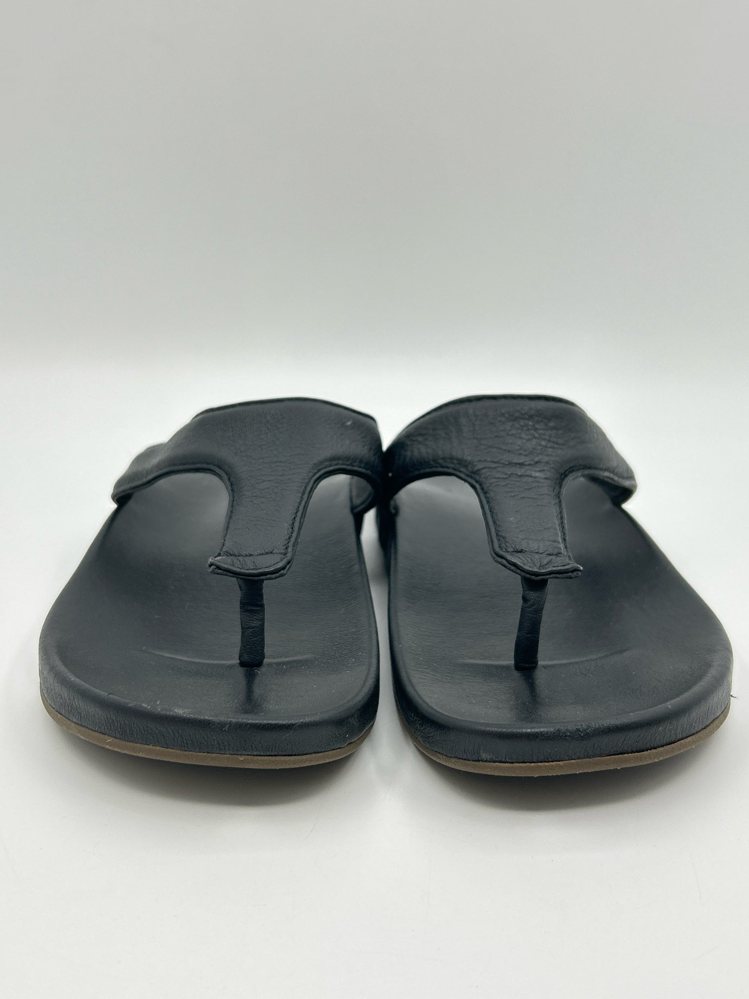 OLUKAI Size 8W Black Women Sandal