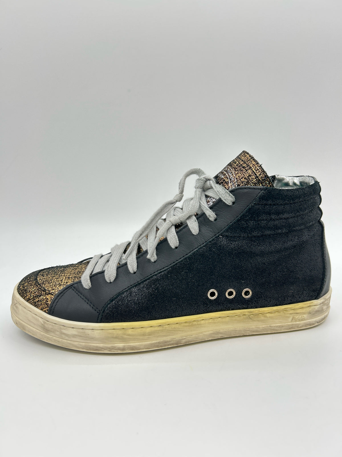 P448 Size 38 Black Women Sneakers