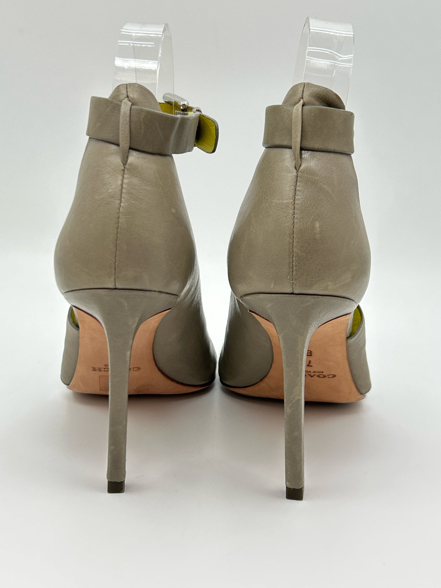 Coach Size 7B Taupe Grey Women Pumps