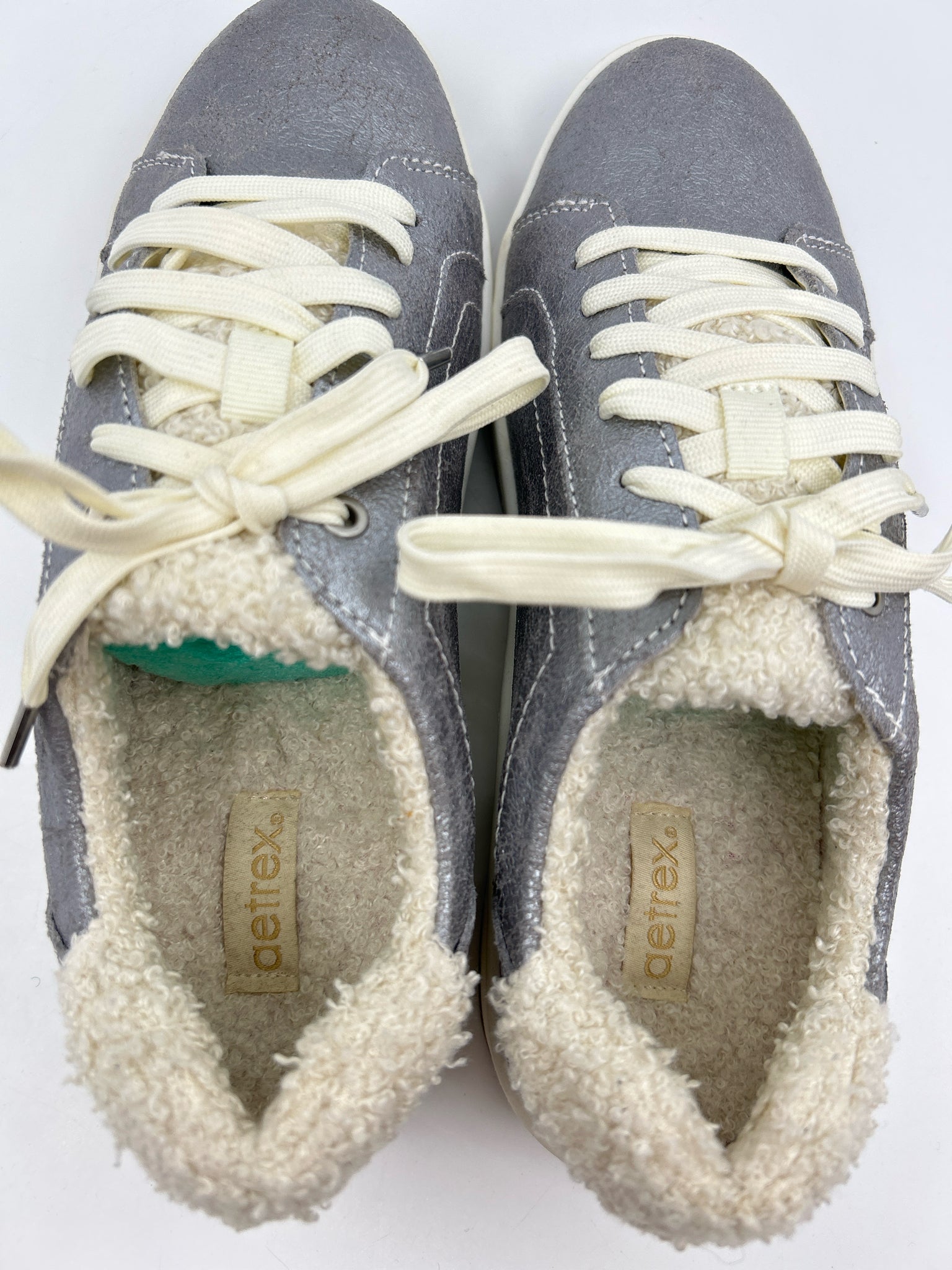 AETREX Size 7 METALLIC SILVER Women Sneakers