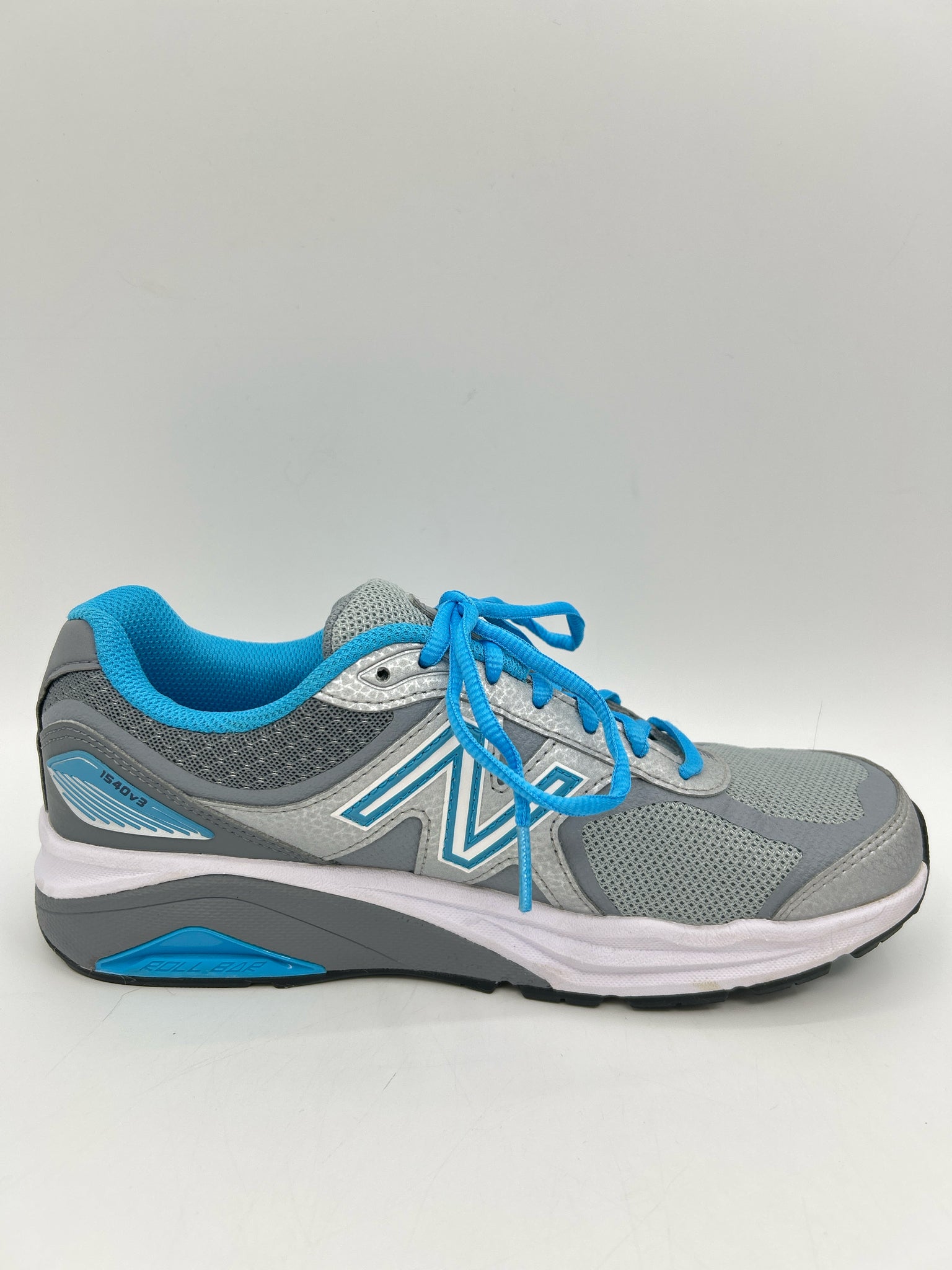 NEW BALANCE Size 8.5 Grey & Blue Women Sneakers