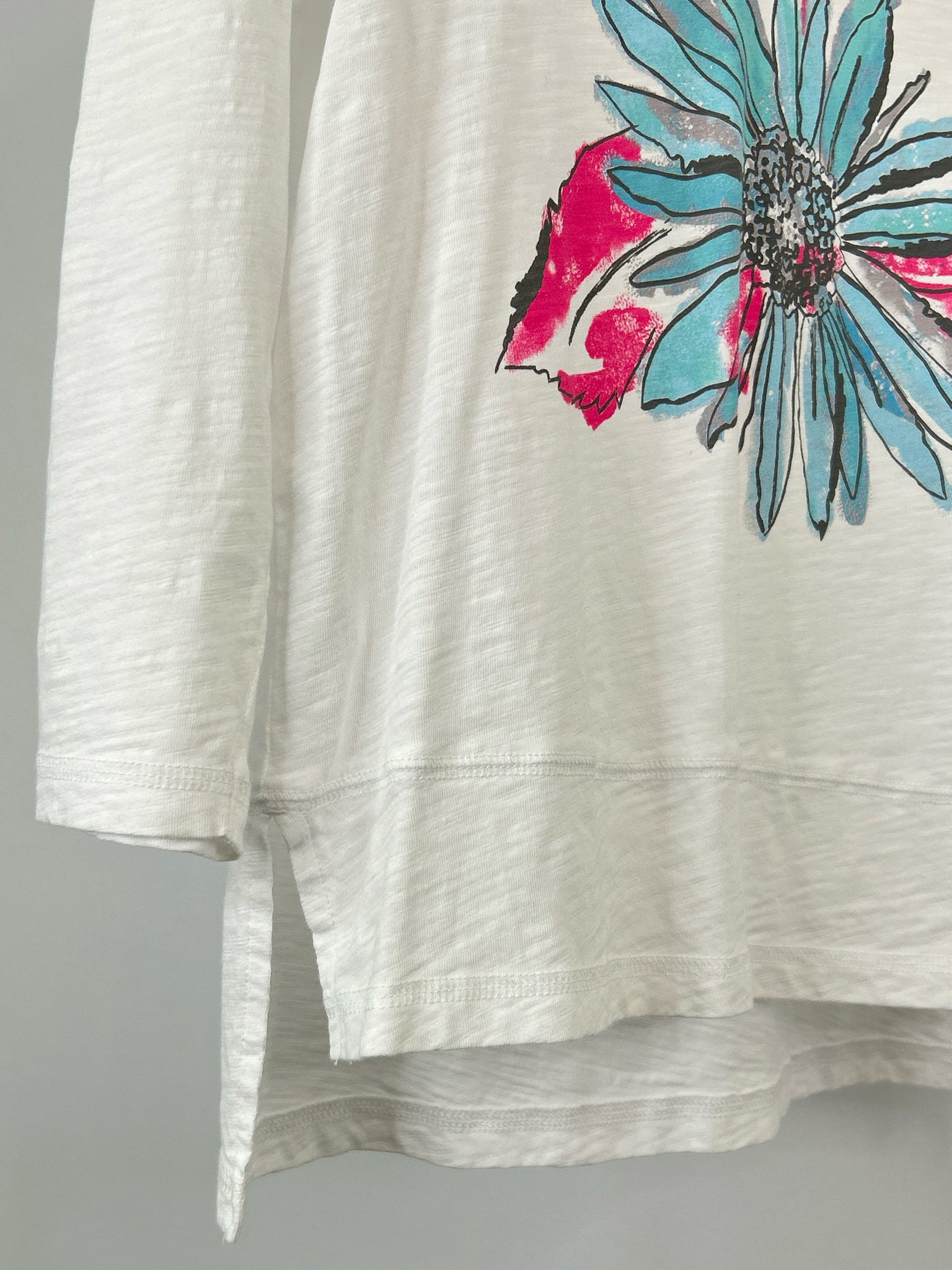 Escape by Habitat Clothes Size S White Women T-shirt