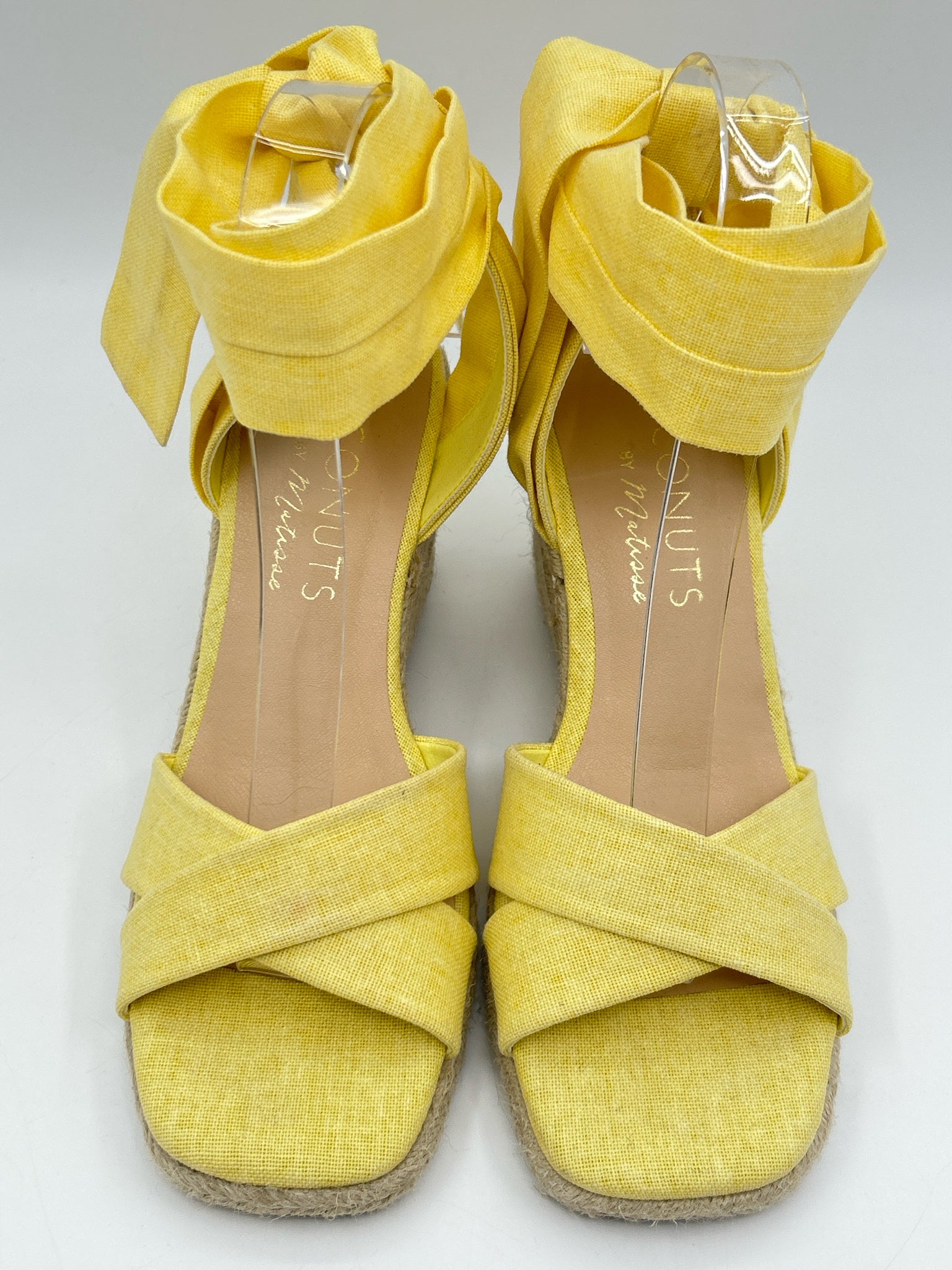 COCONUTS Size 8M Yellow Women Sandal