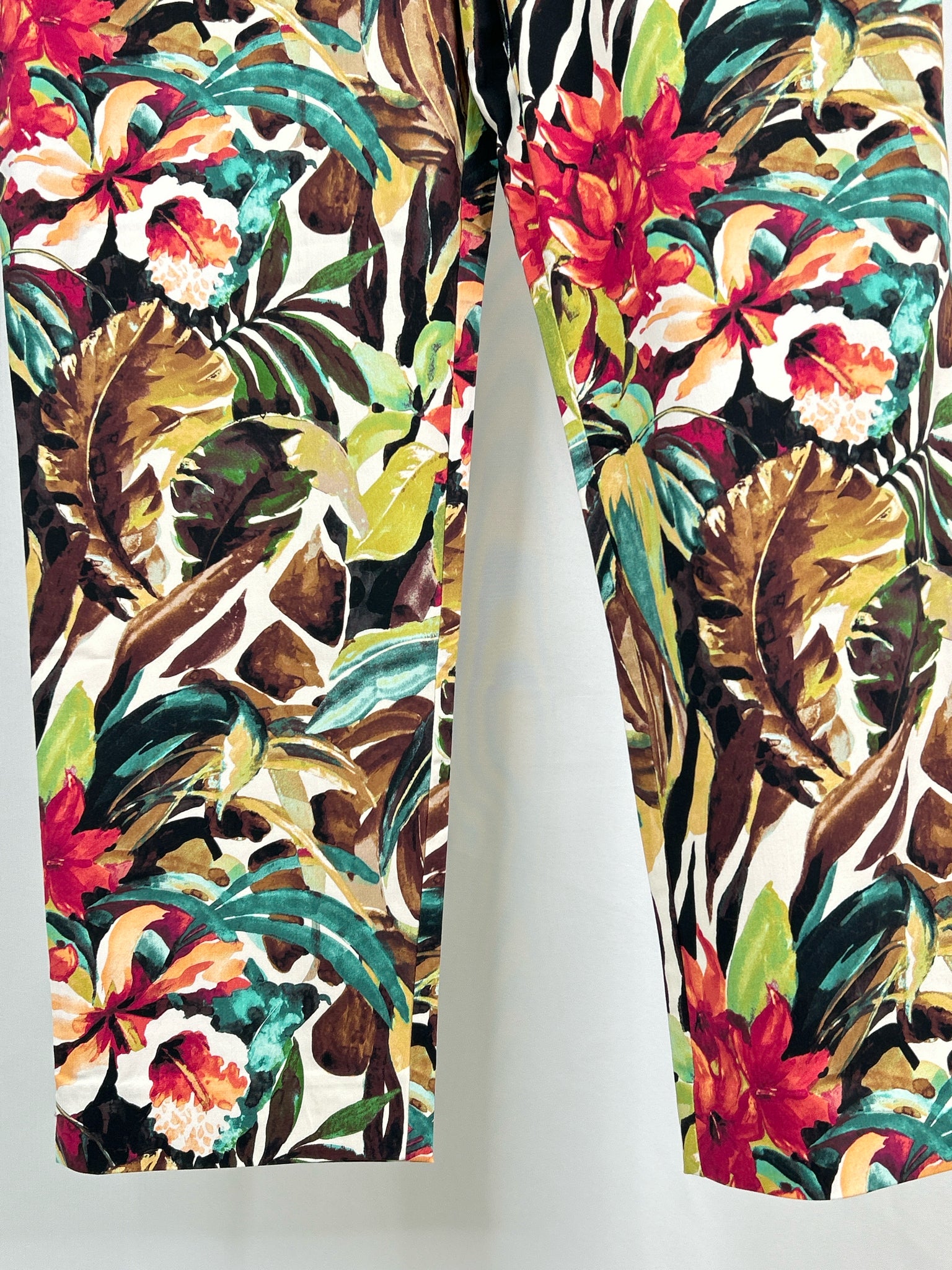 CHICO'S NWT Size 18R Multi-Color Women Pants