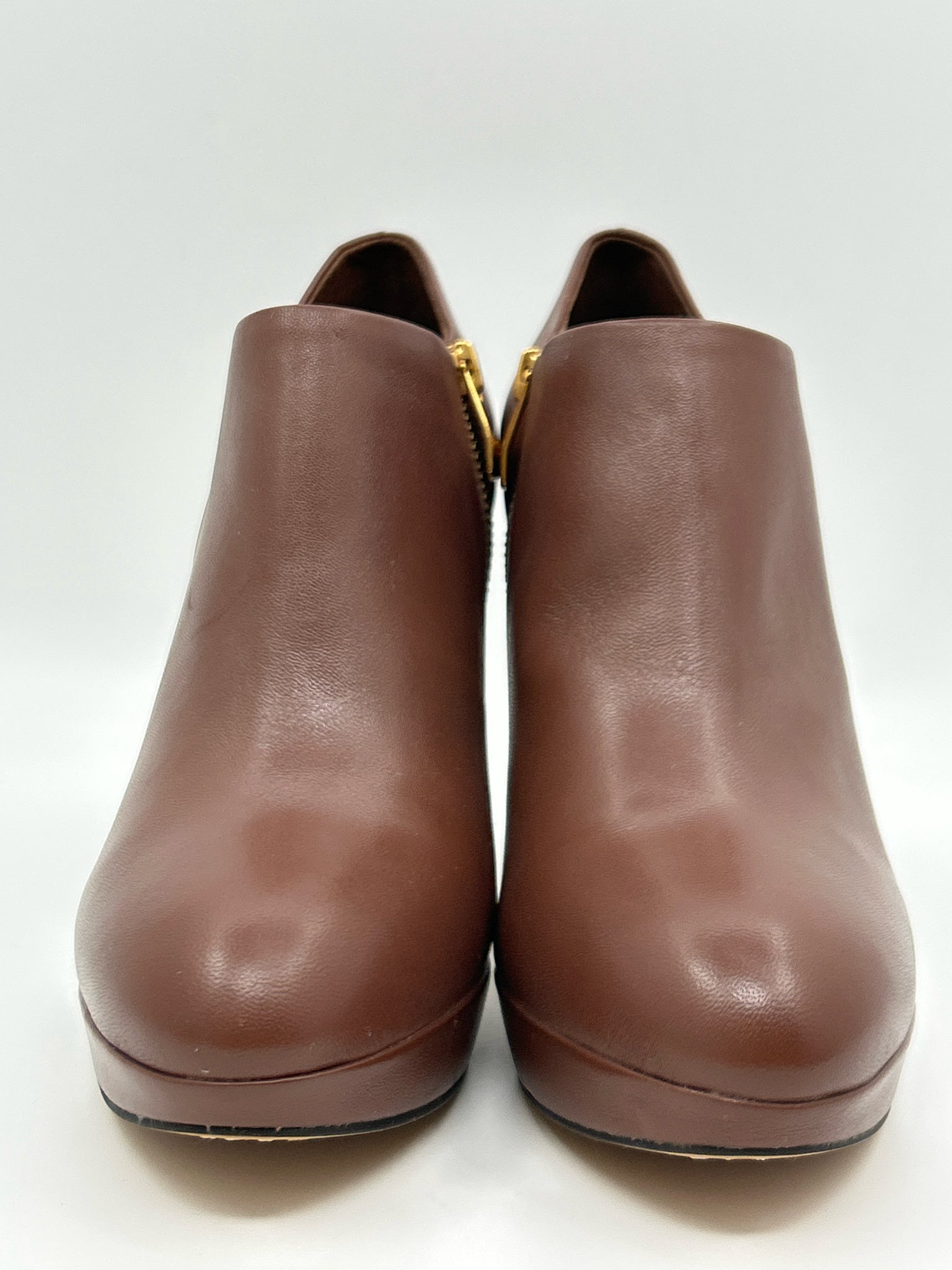 VINCE CAMUTO Size 9.5M COGNAC Women Booties
