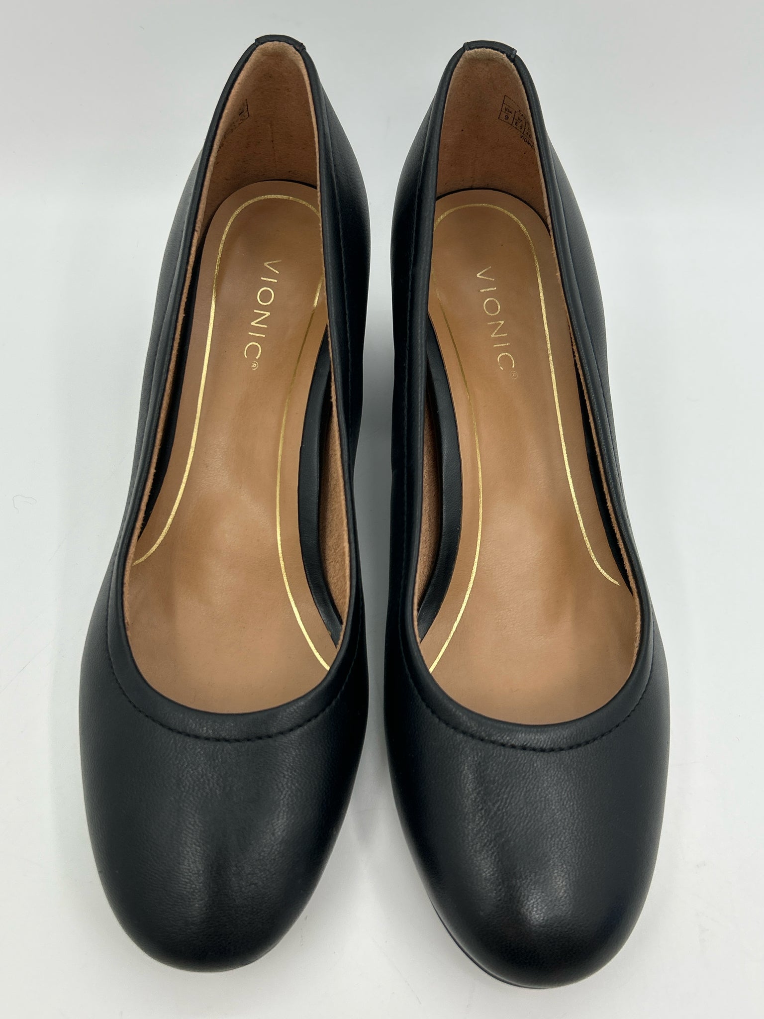 VIONIC NWOB Size 9 Black Women Pumps