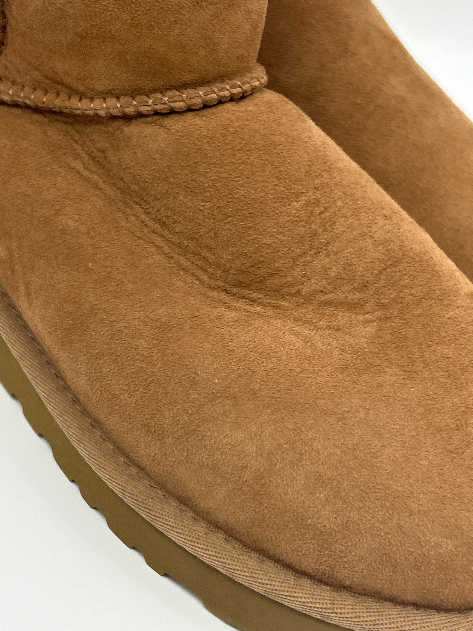 UGG Size 8 CHESTNUT Women Booties