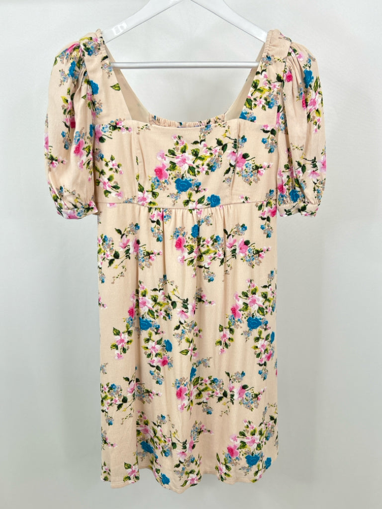 Vyleete Size M PEACH FLORAL Dress