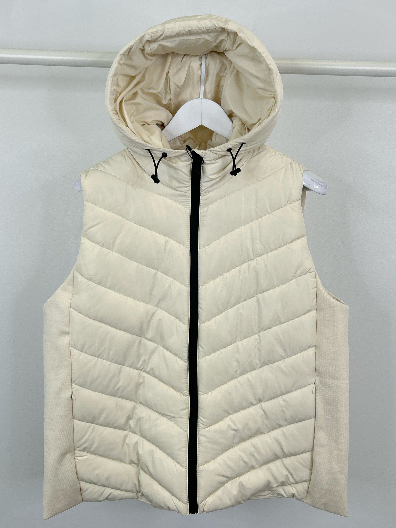 TAHARI NWT Size 1X Ivory Women Vest
