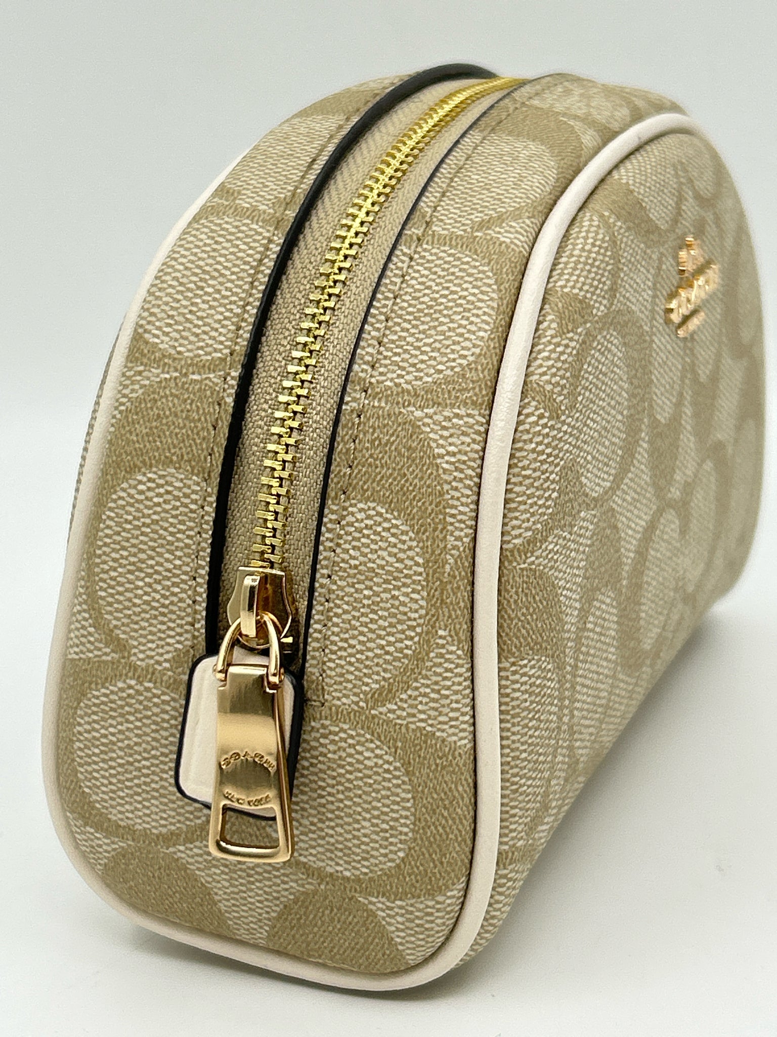 COACH BEIGE MONOGRAM Make-up bag