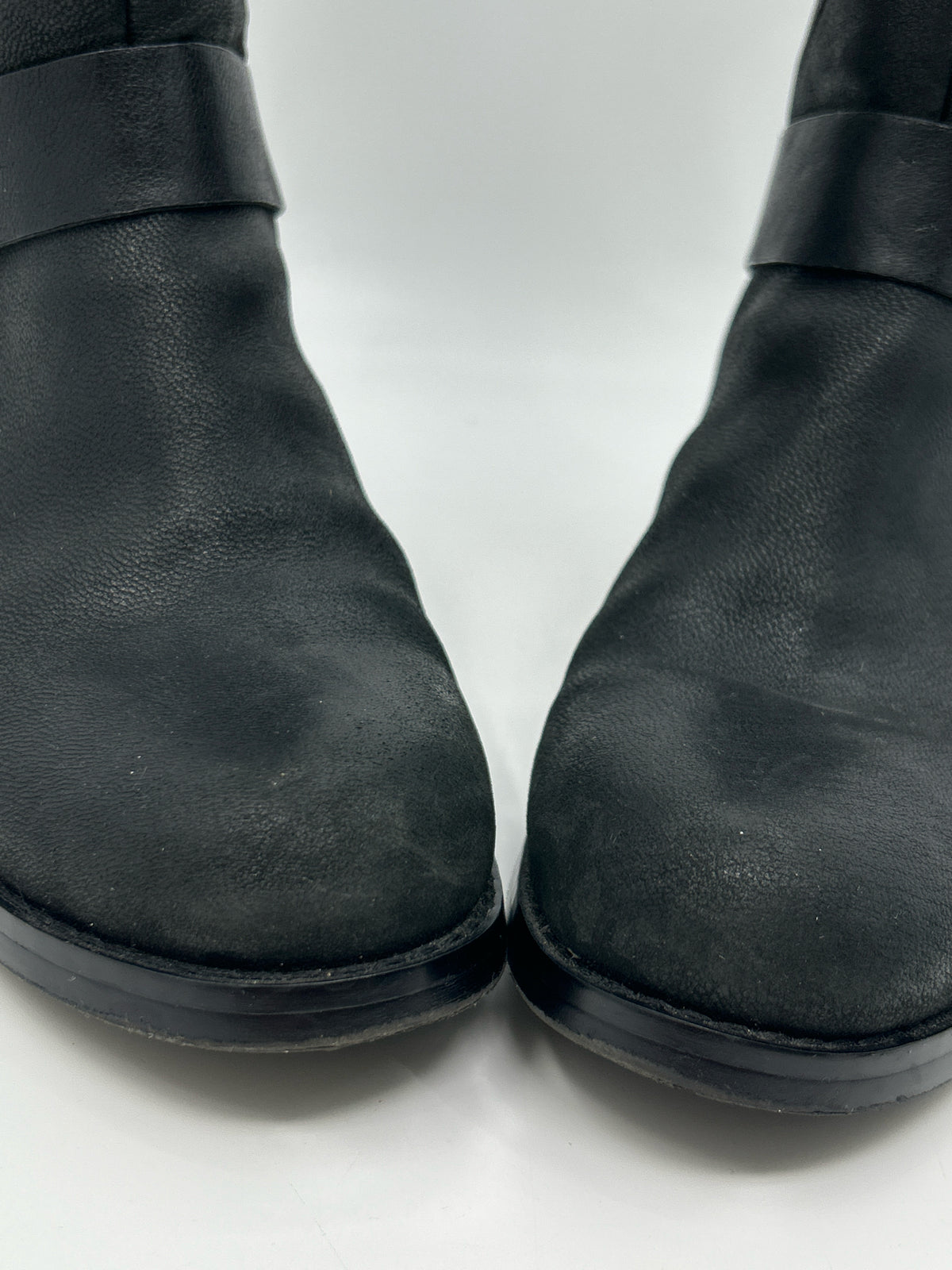 VINCE CAMUTO Size 8M Black Women Boots