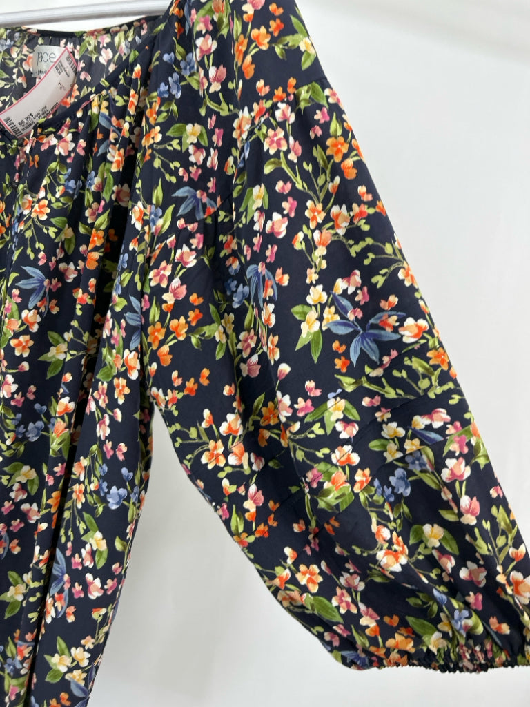 JADE Size L NAVY FLORAL Women's Top