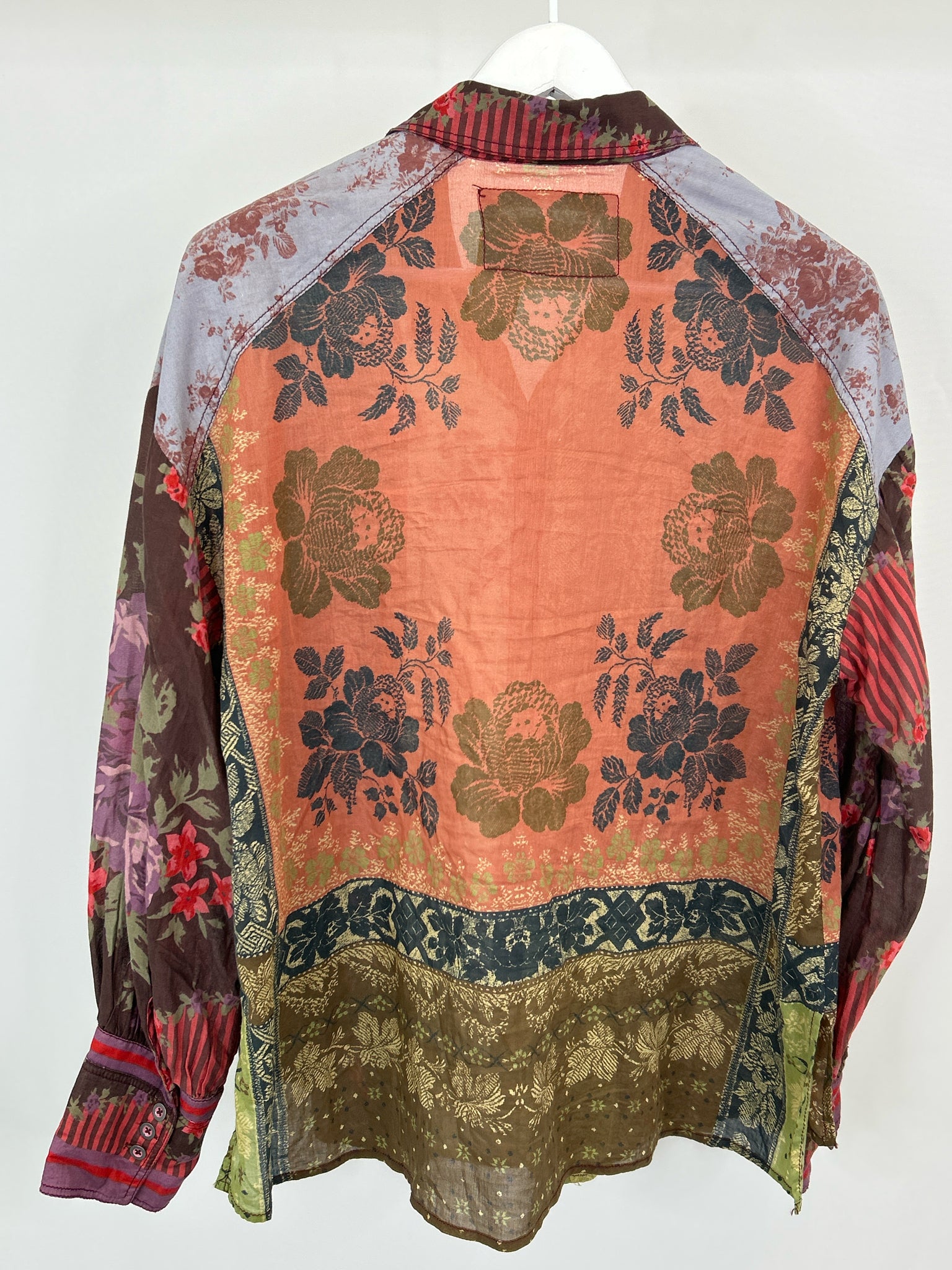WE THE FREE Size M multicolor print Women Shirt