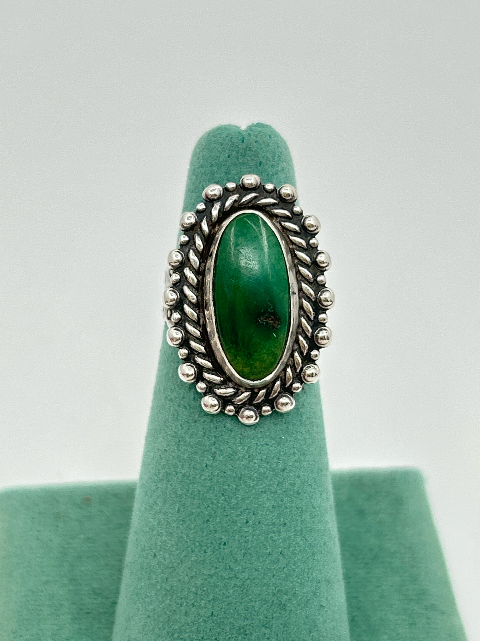NO BRAND SILVER AND GREEN Size 5 Ring