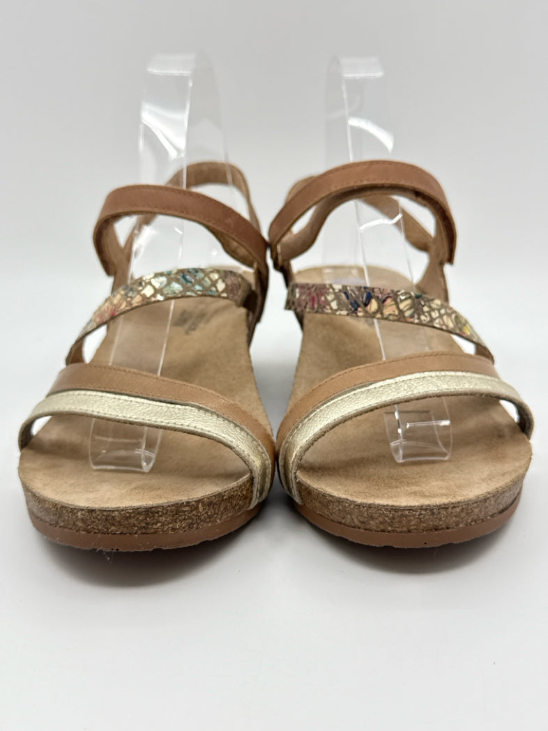 NAOT Size 41/10 Beige Women Sandal