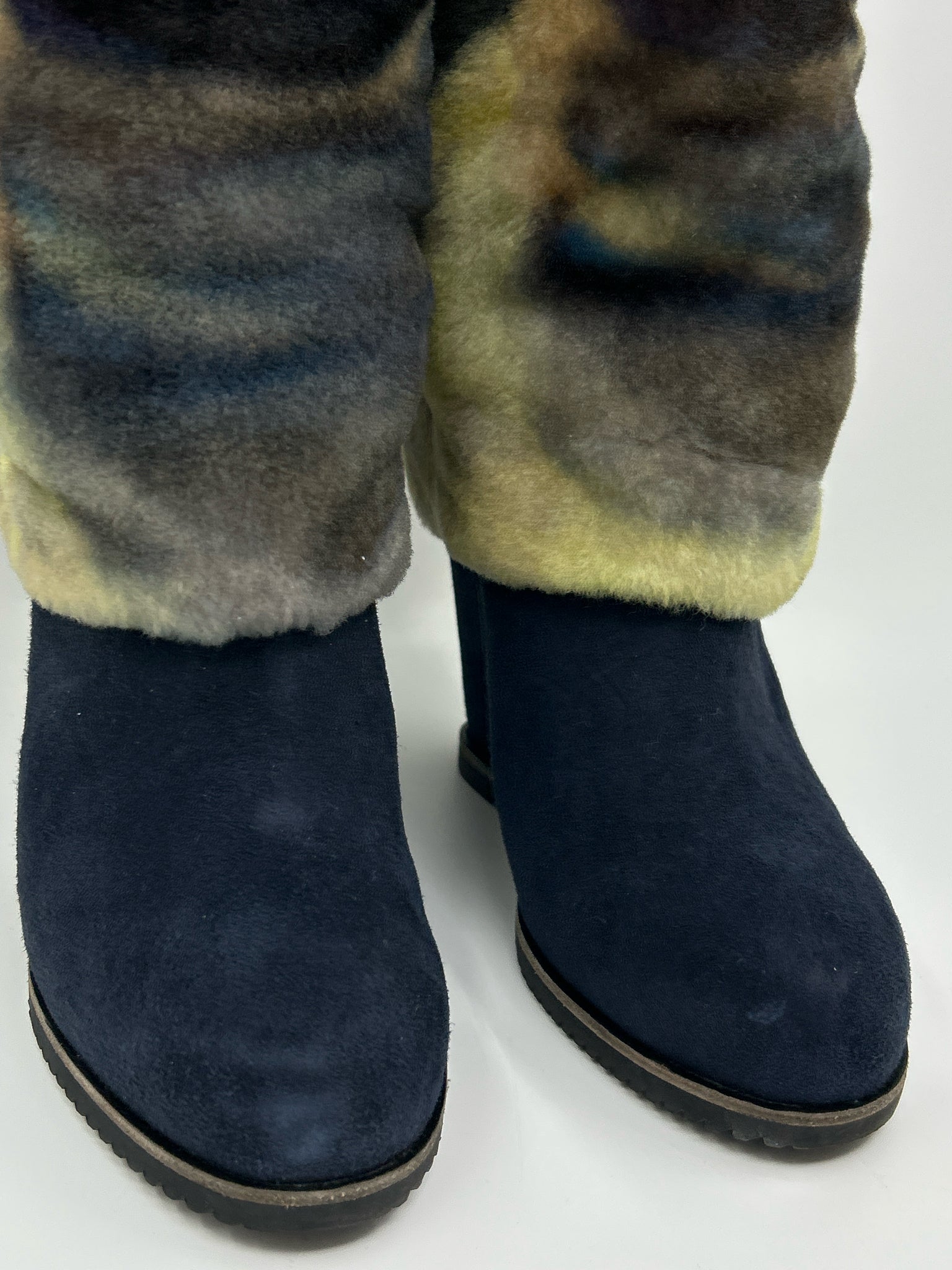 UGG Size 8 Blue Print Women Boots