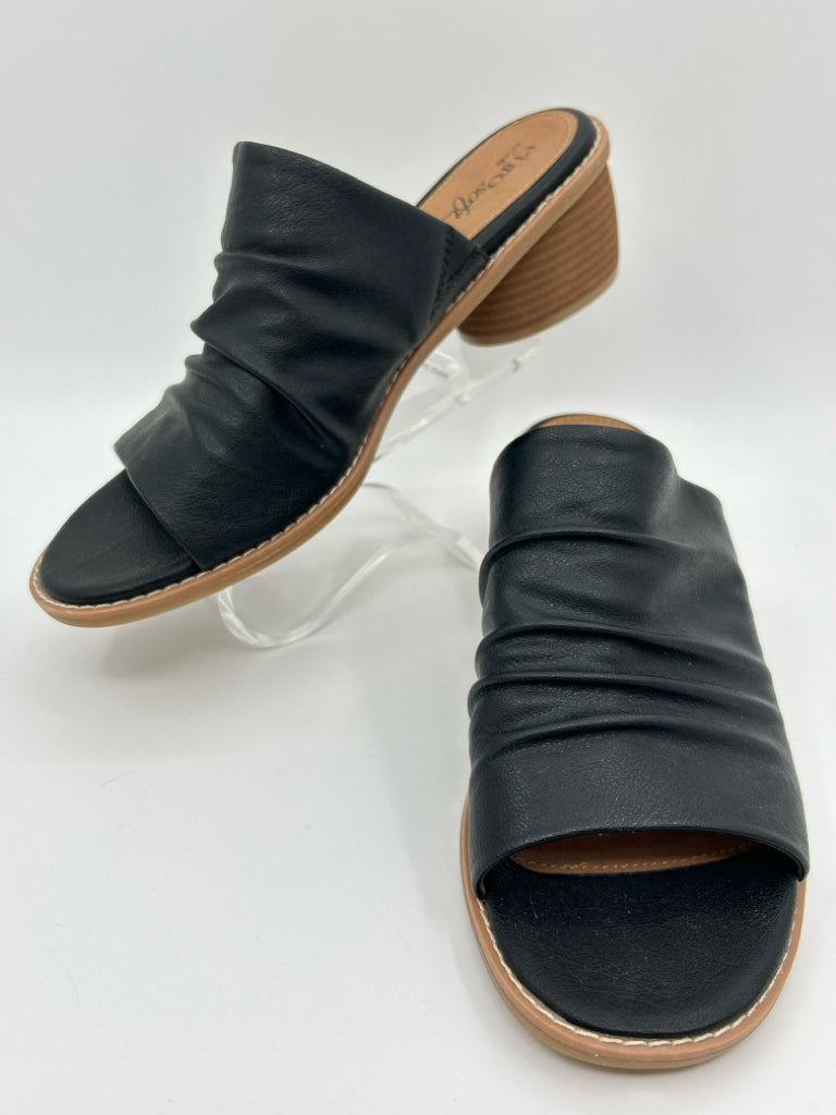 SOFFT Size 9.5M Black Women's Sandal
