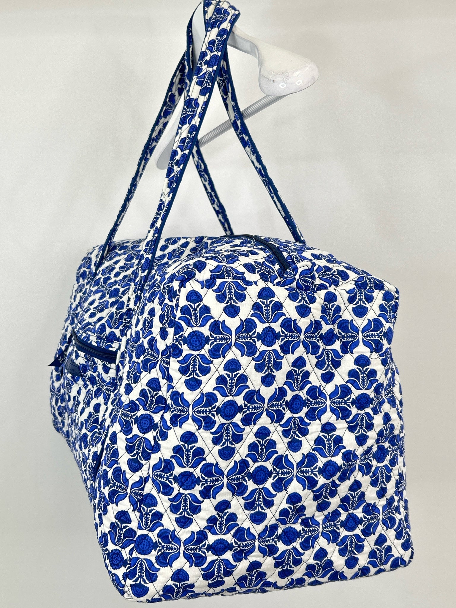 VERA BRADLEY WHITE AND BLUE Luggage
