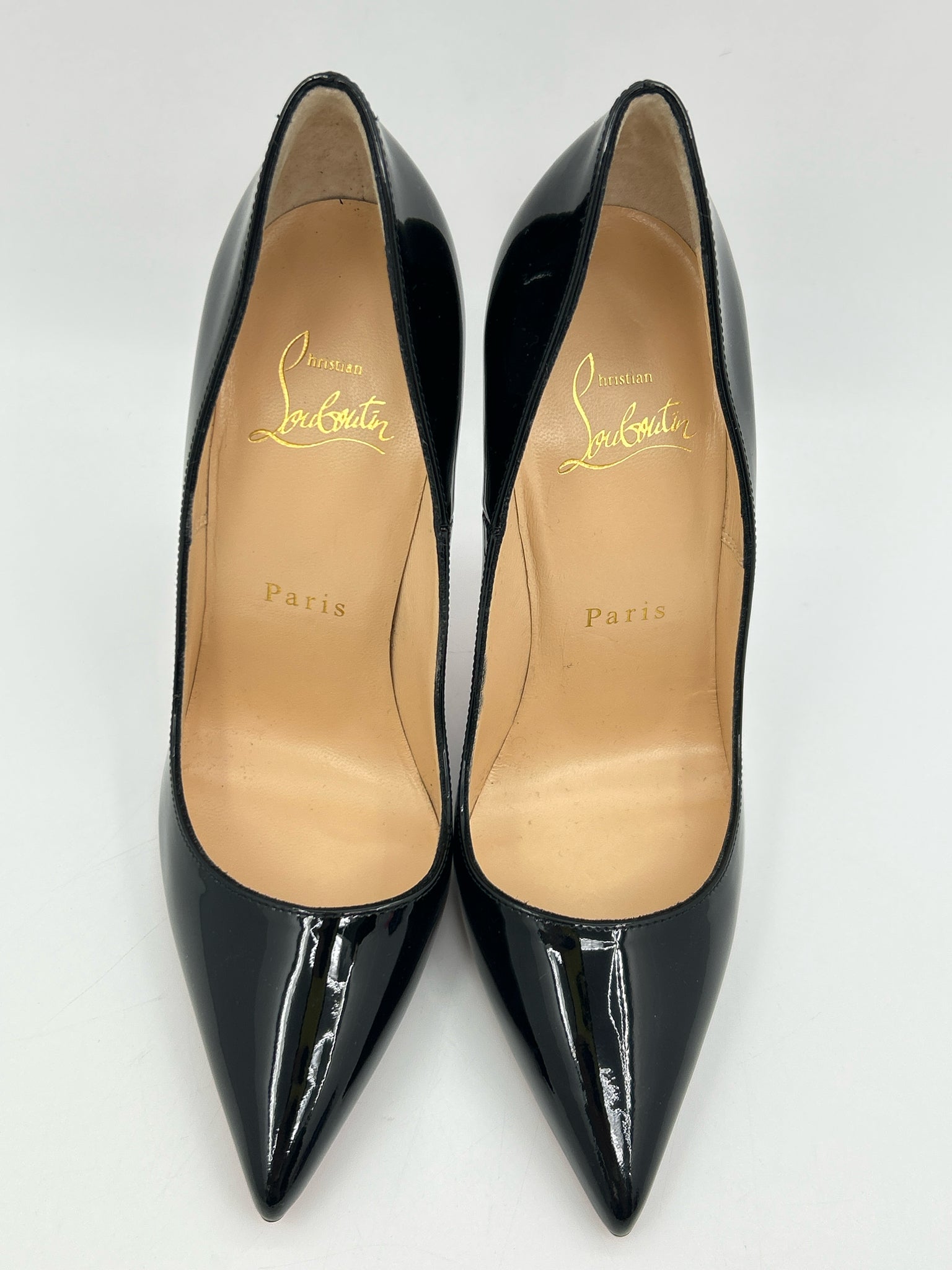 CHRISTIAN LOUBOUTIN Size 35 Black Patent Women Pumps
