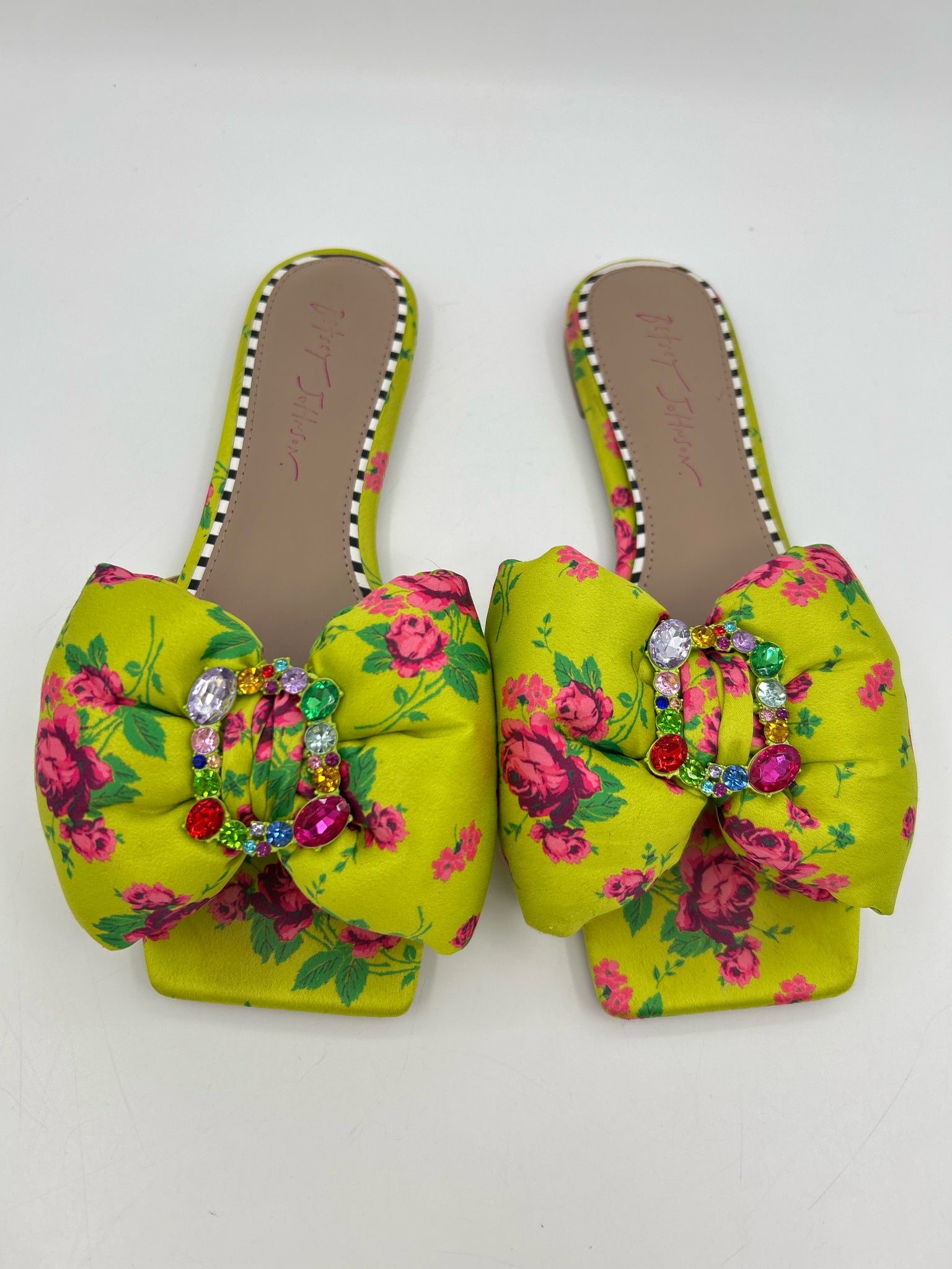 BETSEY JOHNSON Size 8.5M Chartreuse Women Sandal