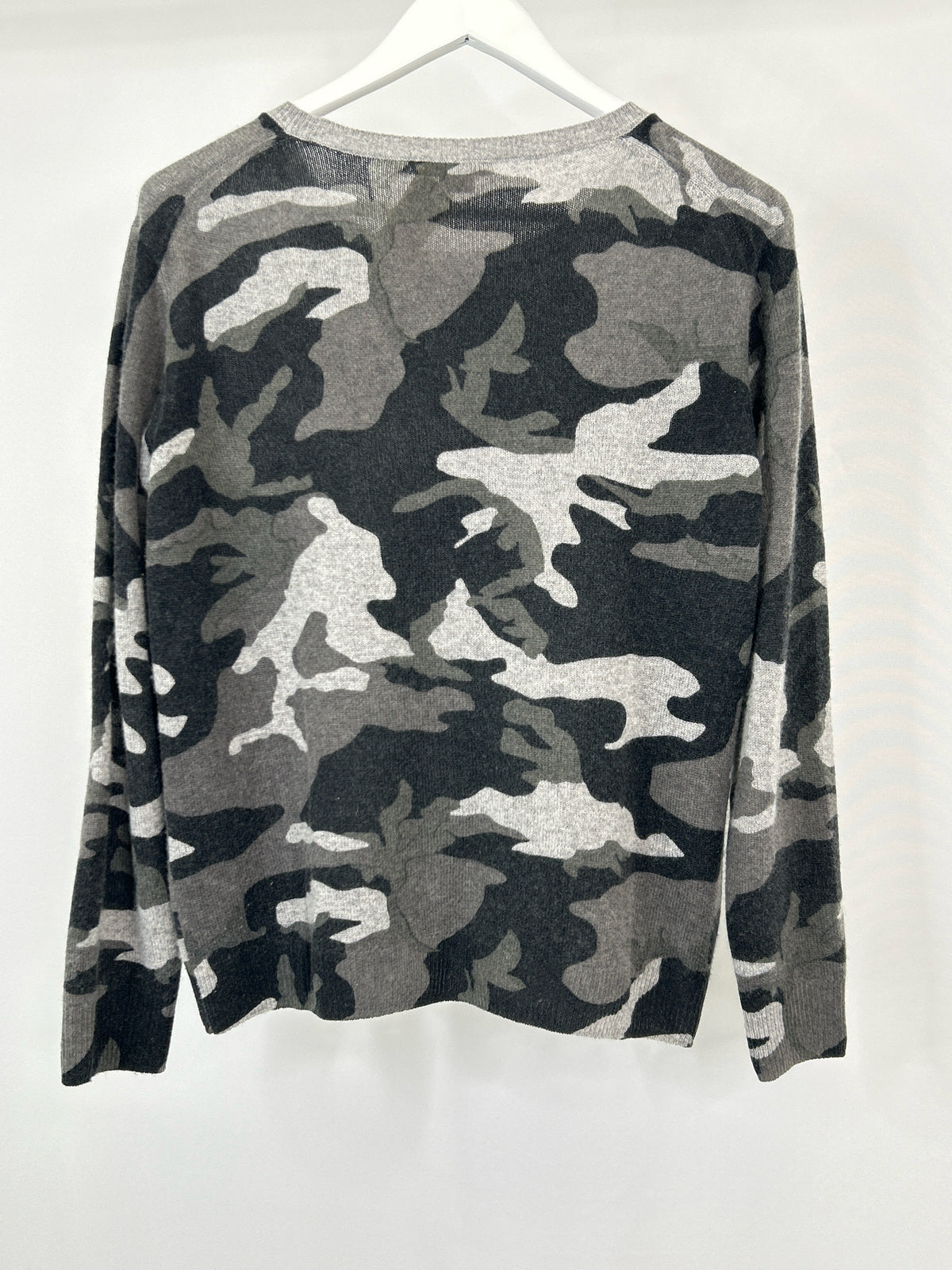 AMICHI COLLECTION Size L Grey Camo Women Sweater